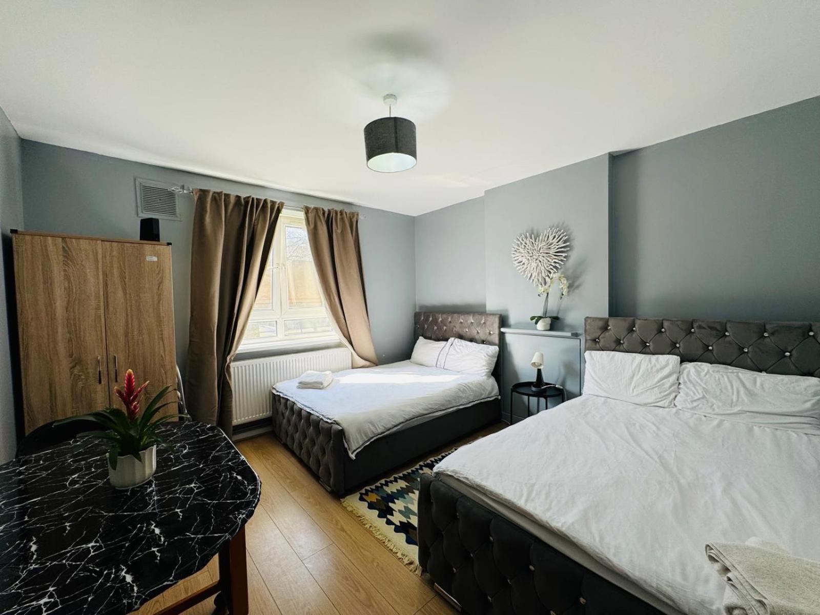 1 Bedroom Flat In Whitechapel, Apartment London