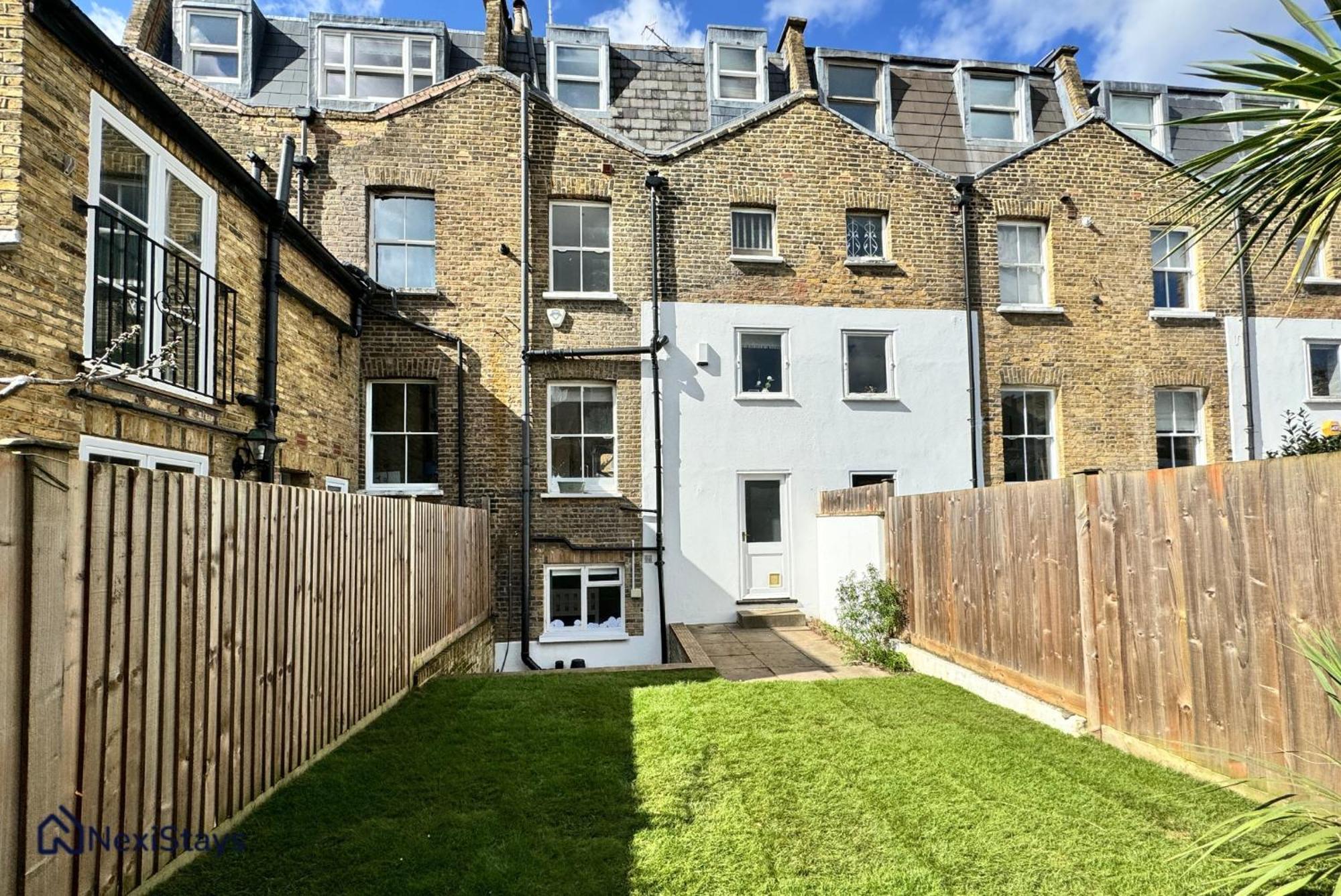 Apartment 10 Mins Walk To The Oval, The Kennington Retreat