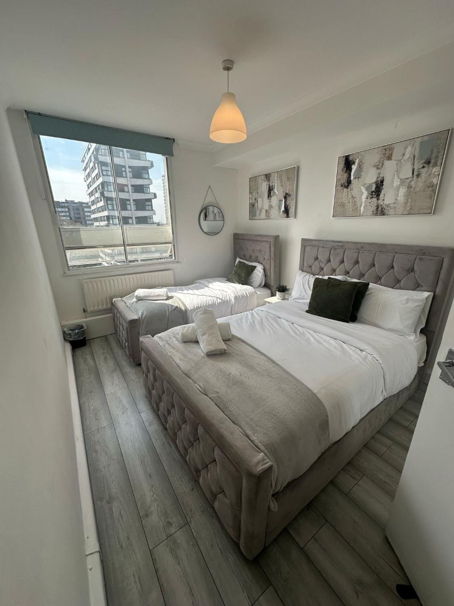 4 Bedroom Stylish *
