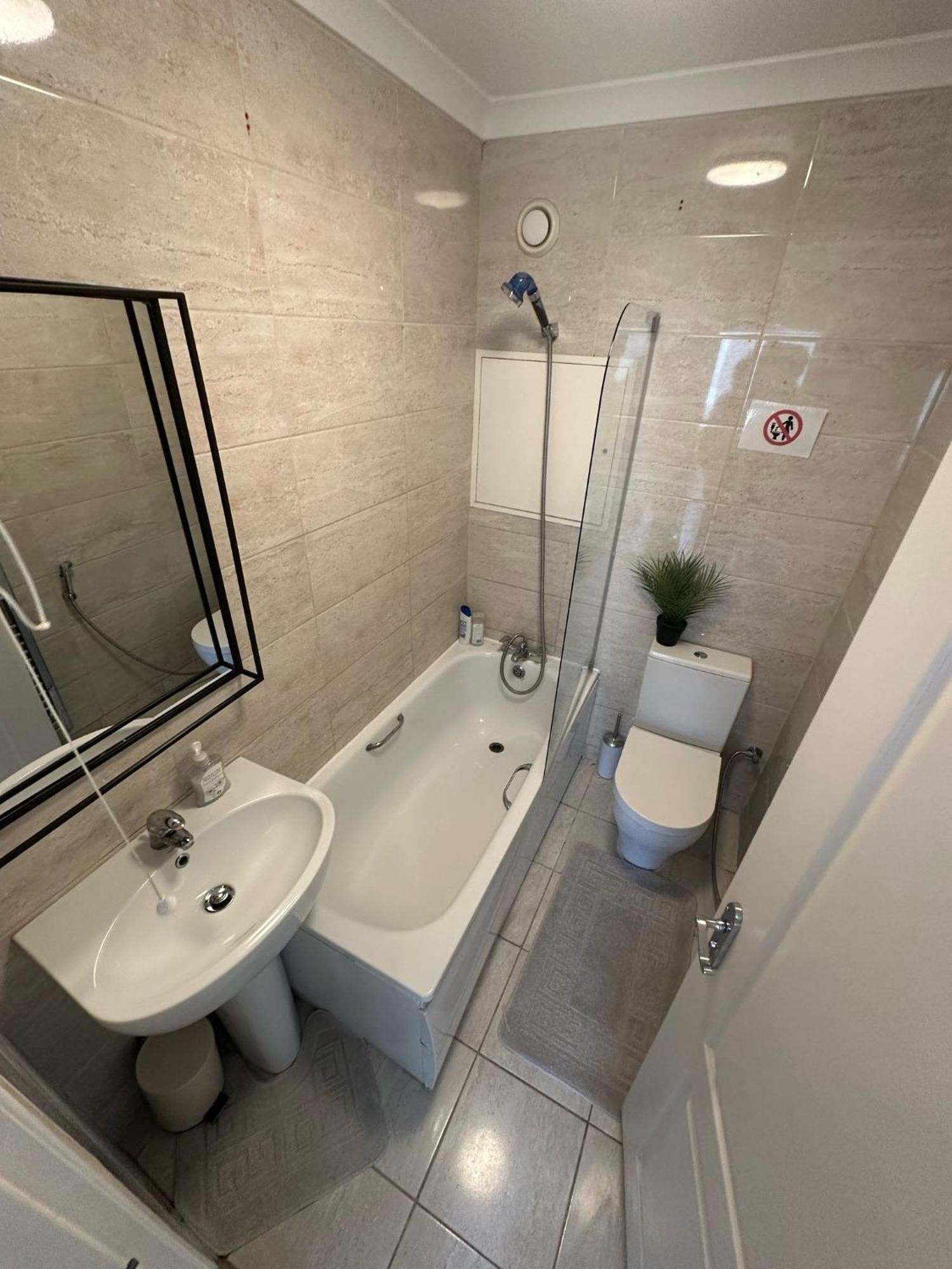 4 Bedroom Stylish *