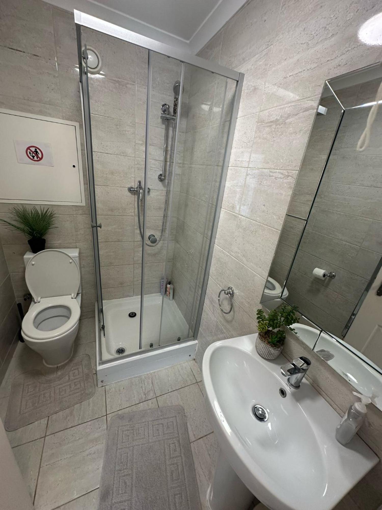 4 Bedroom Stylish London