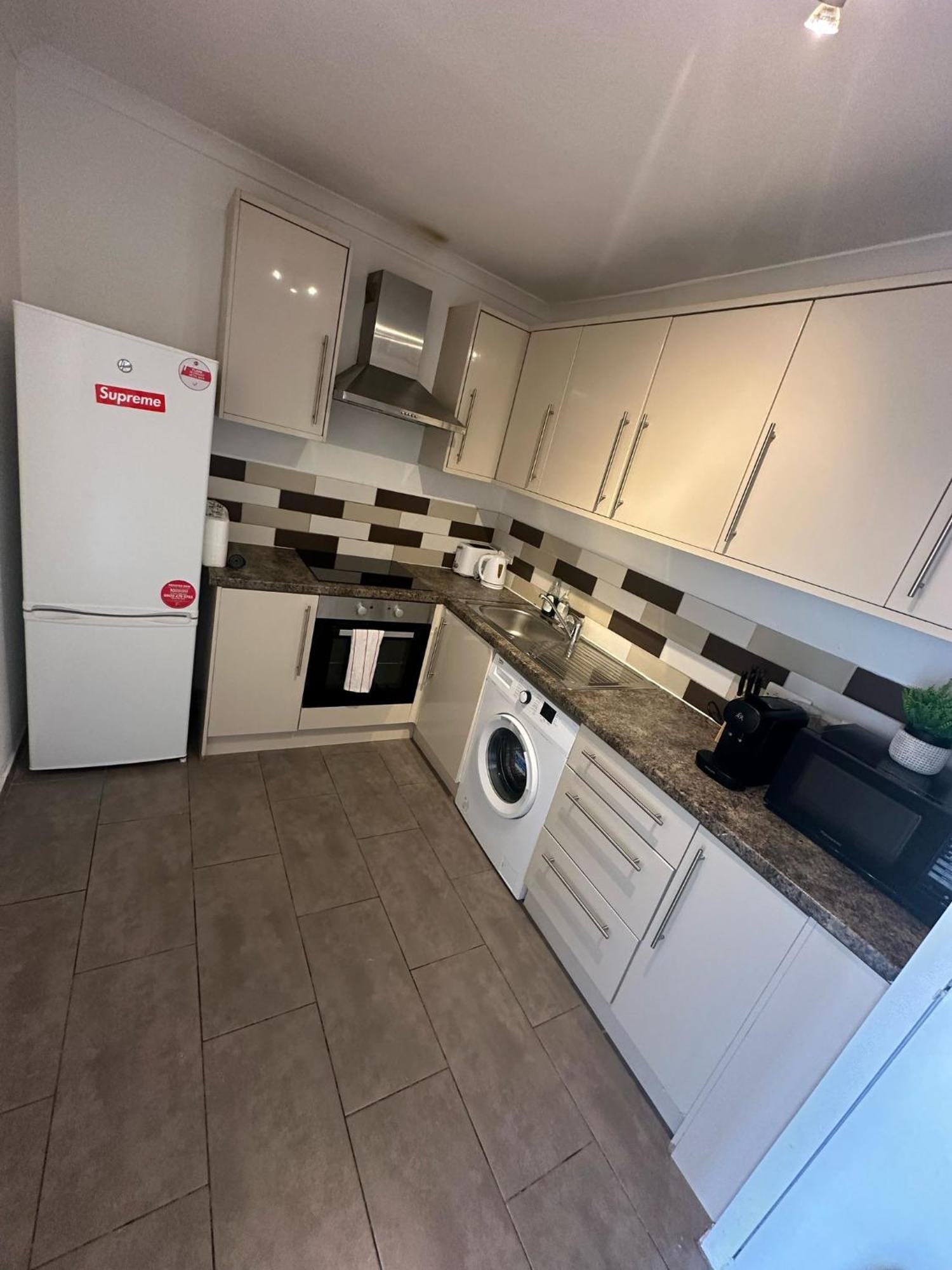 4 Bedroom Stylish Apartment London