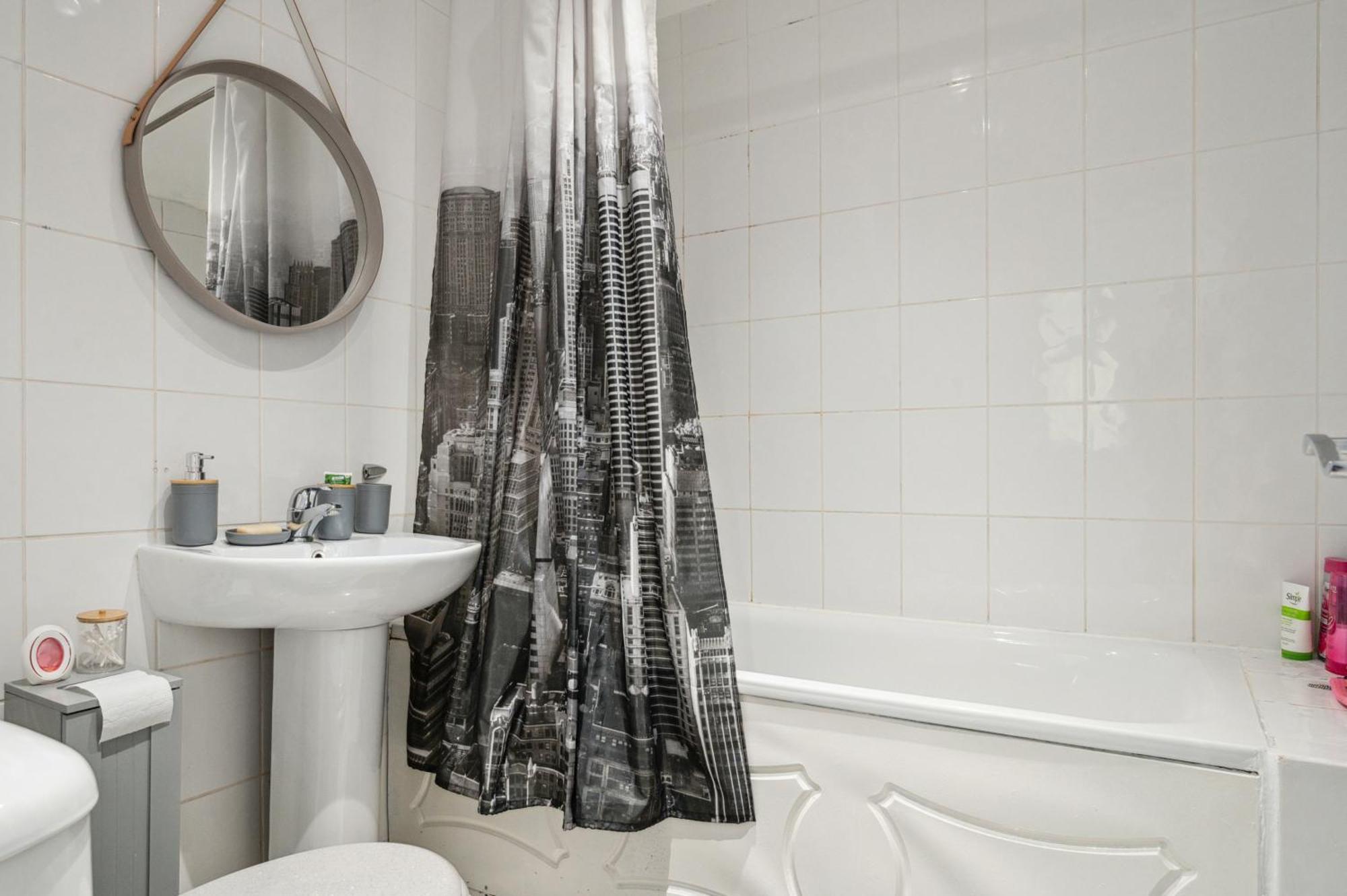 Qties Beautiful Abode Brixton * London