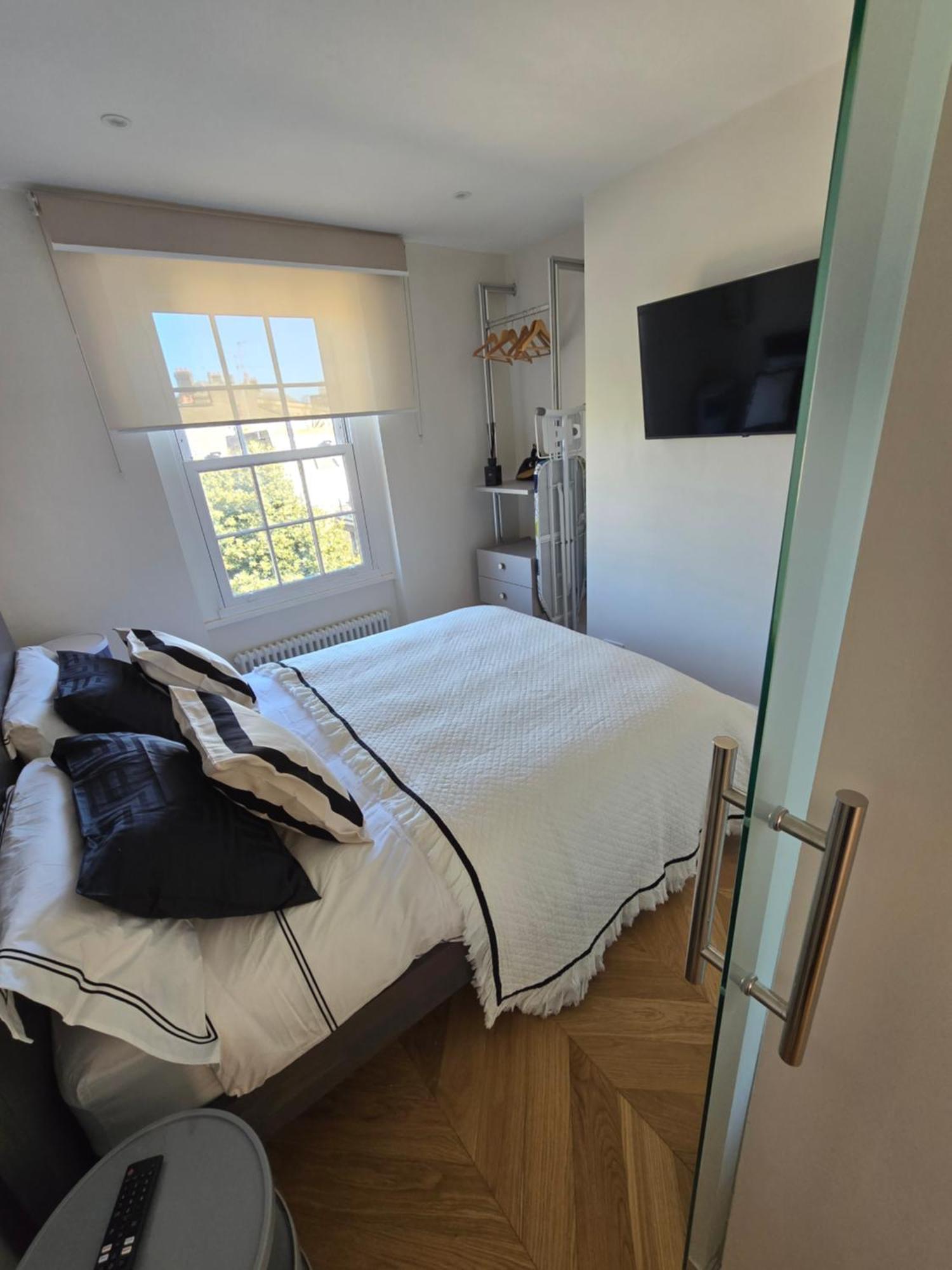 Camden Apartment *
