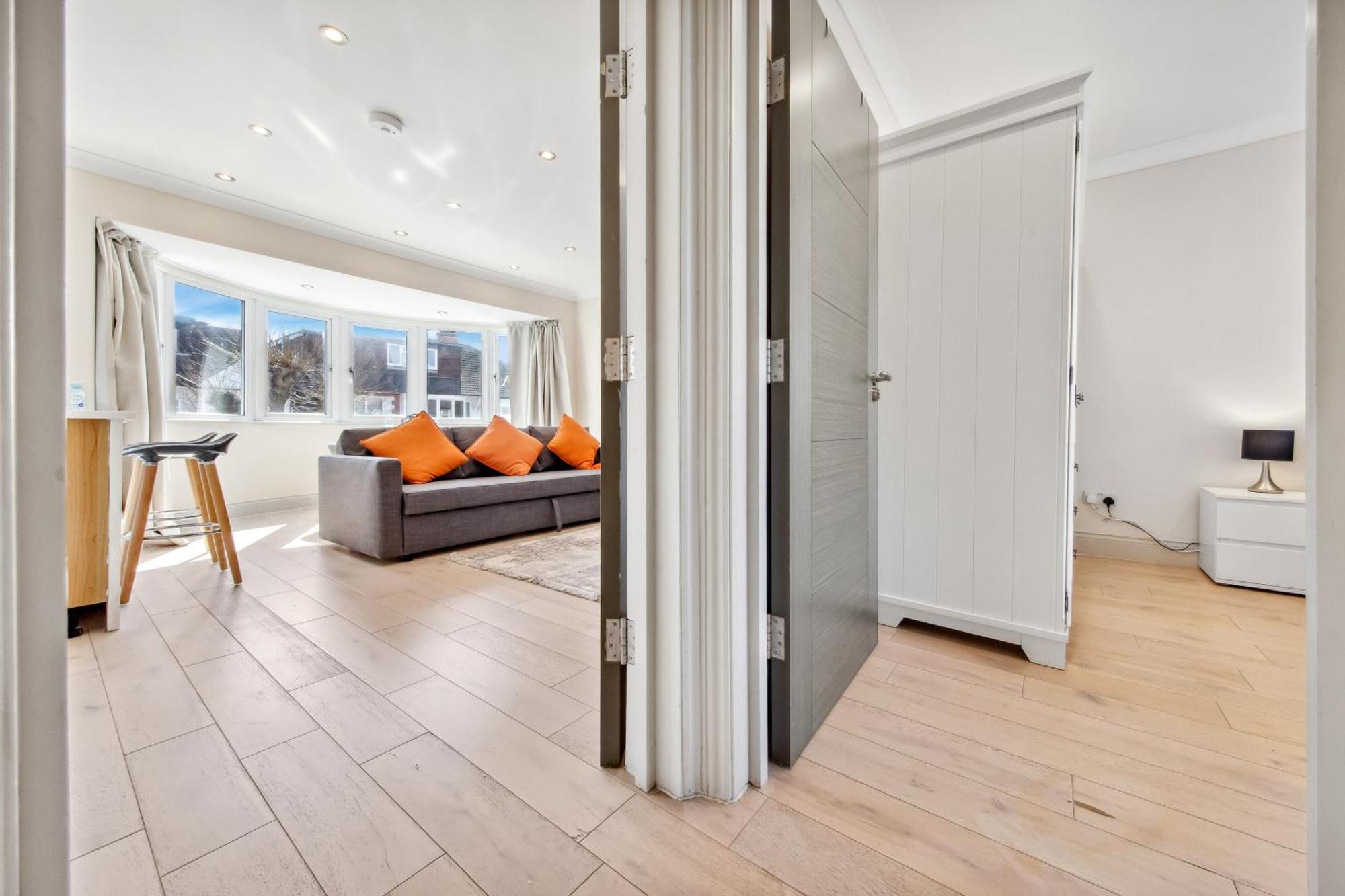 Apartment Stylish 4 Bed 2 Bath Nw *