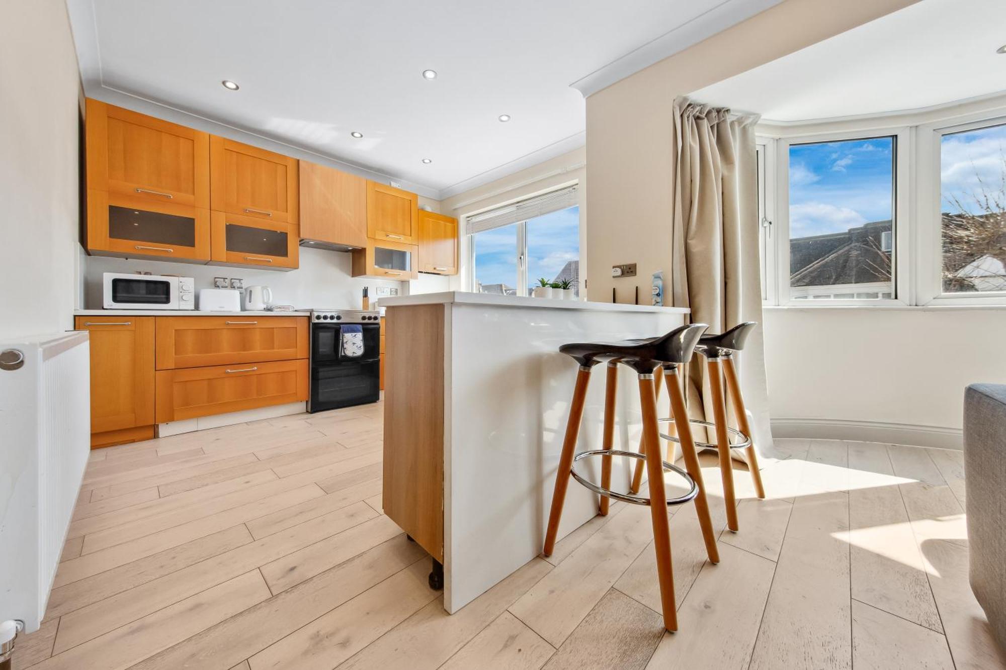 Stylish 4 Bed 2 Bath Nw * London