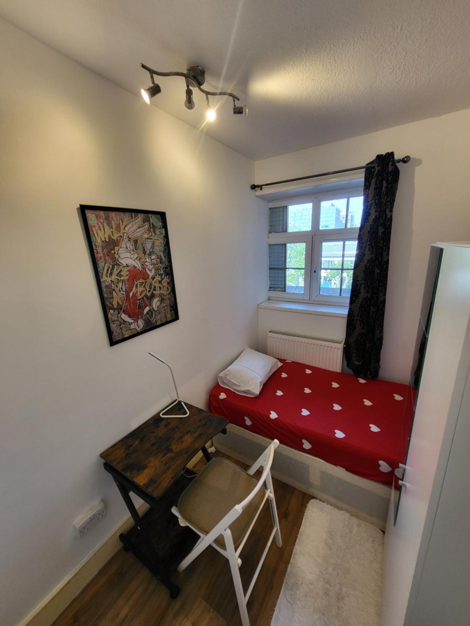 Marvellous For 8 People In Battersea - Zone 1, 3 Min Walking From The Main Station *
