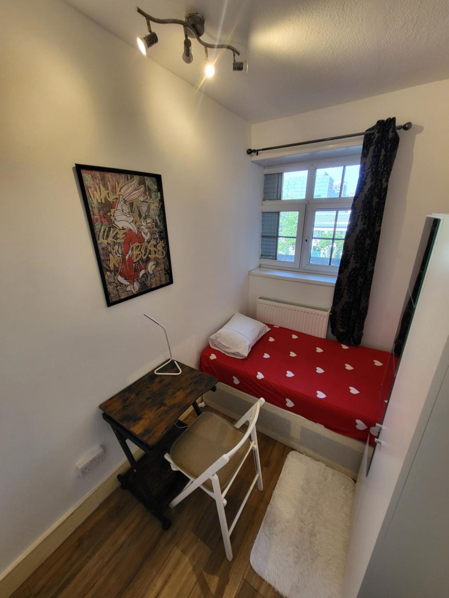 Marvellous For 8 People In Battersea - Zone 1, 3 Min Walking From The Main Station *