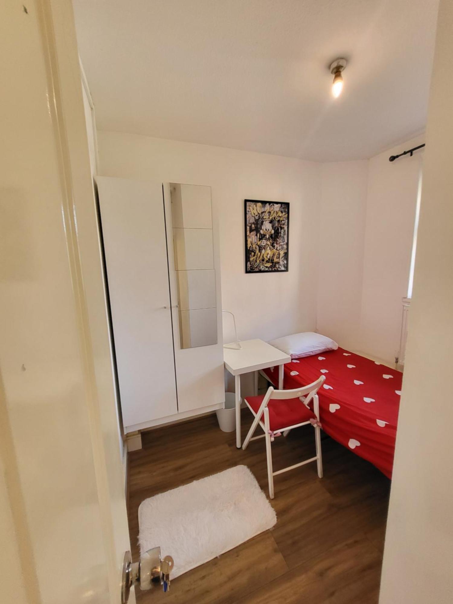 Apartment Marvellous For 8 People In Battersea - Zone 1, 3 Min Walking From The Main Station