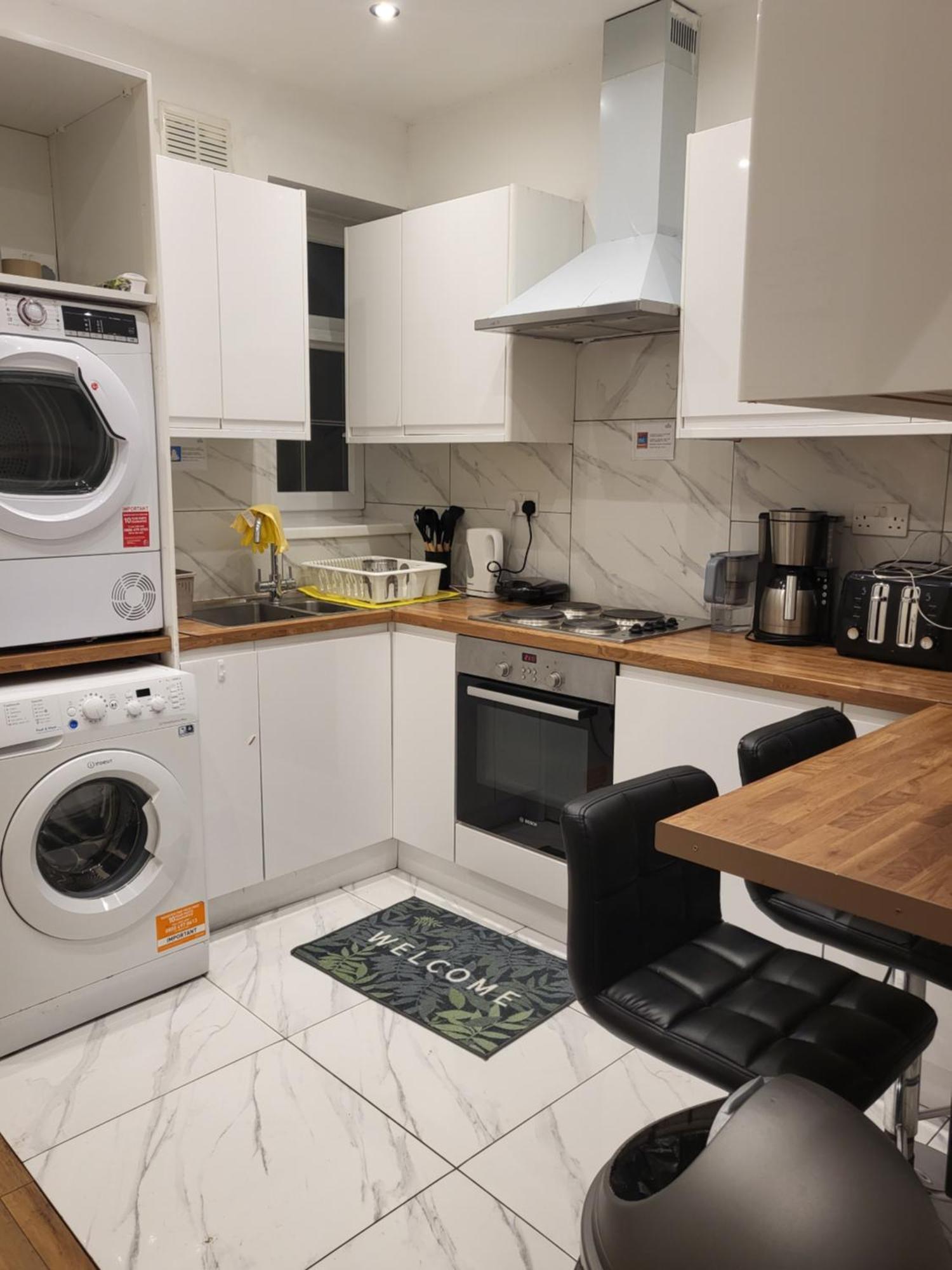 Marvellous For 8 People In Battersea - Zone 1, 3 Min Walking From The Main Station Apartment *