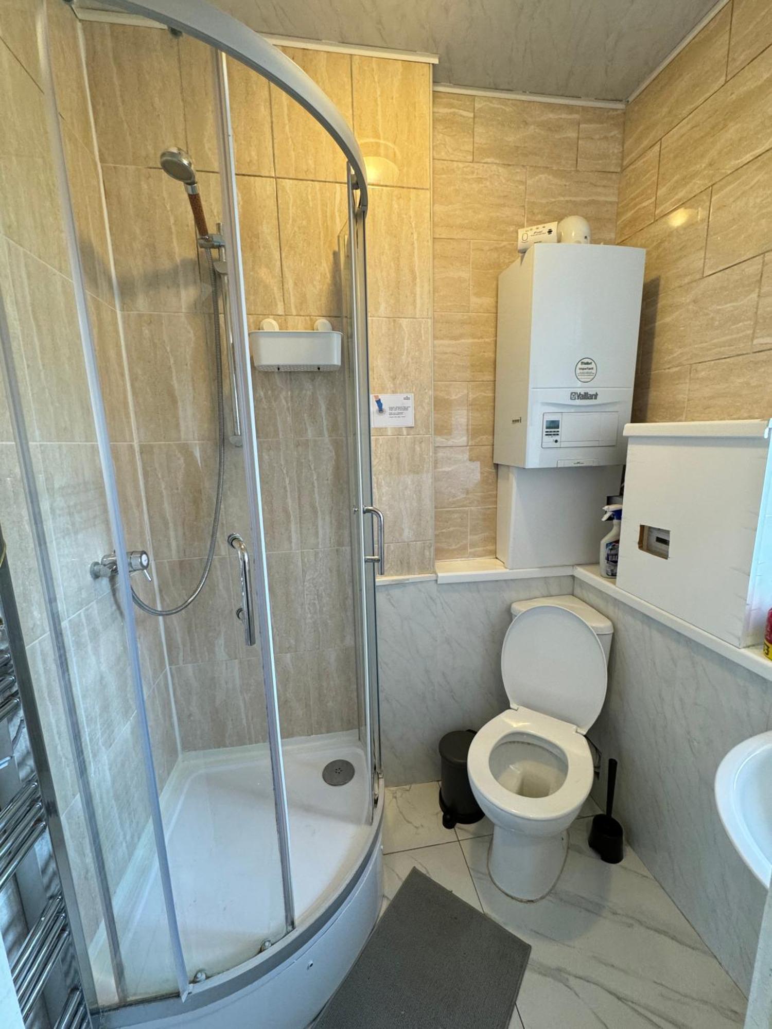 Marvellous For 8 People In Battersea - Zone 1, 3 Min Walking From The Main Station Apartment *