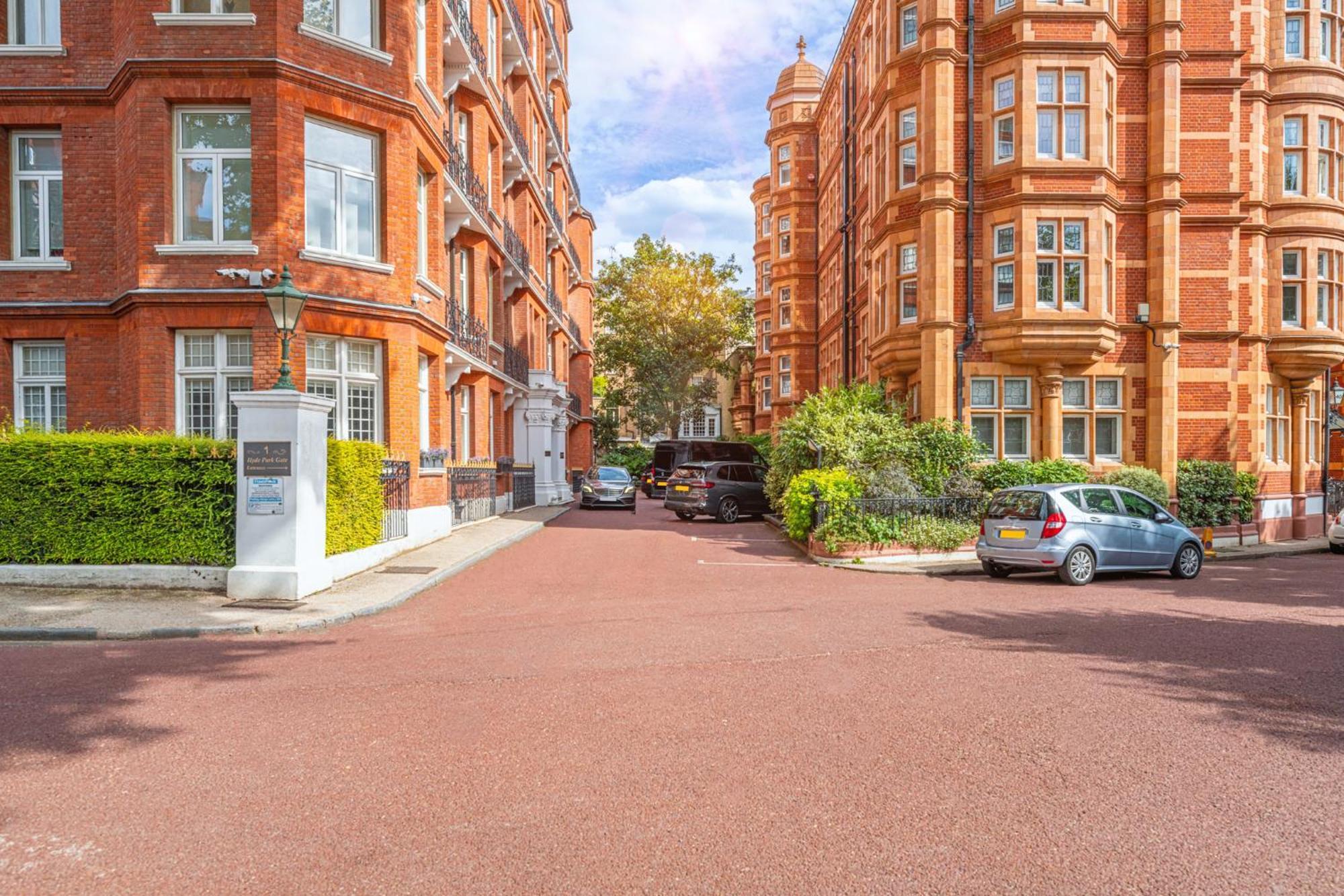 Ultra Massive House In Hyde Park Holiday home London