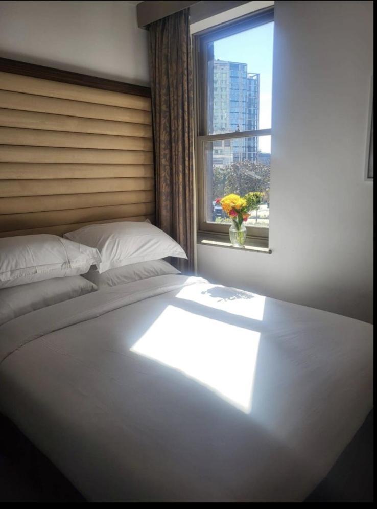 En-suite Boutique 102 Apartment