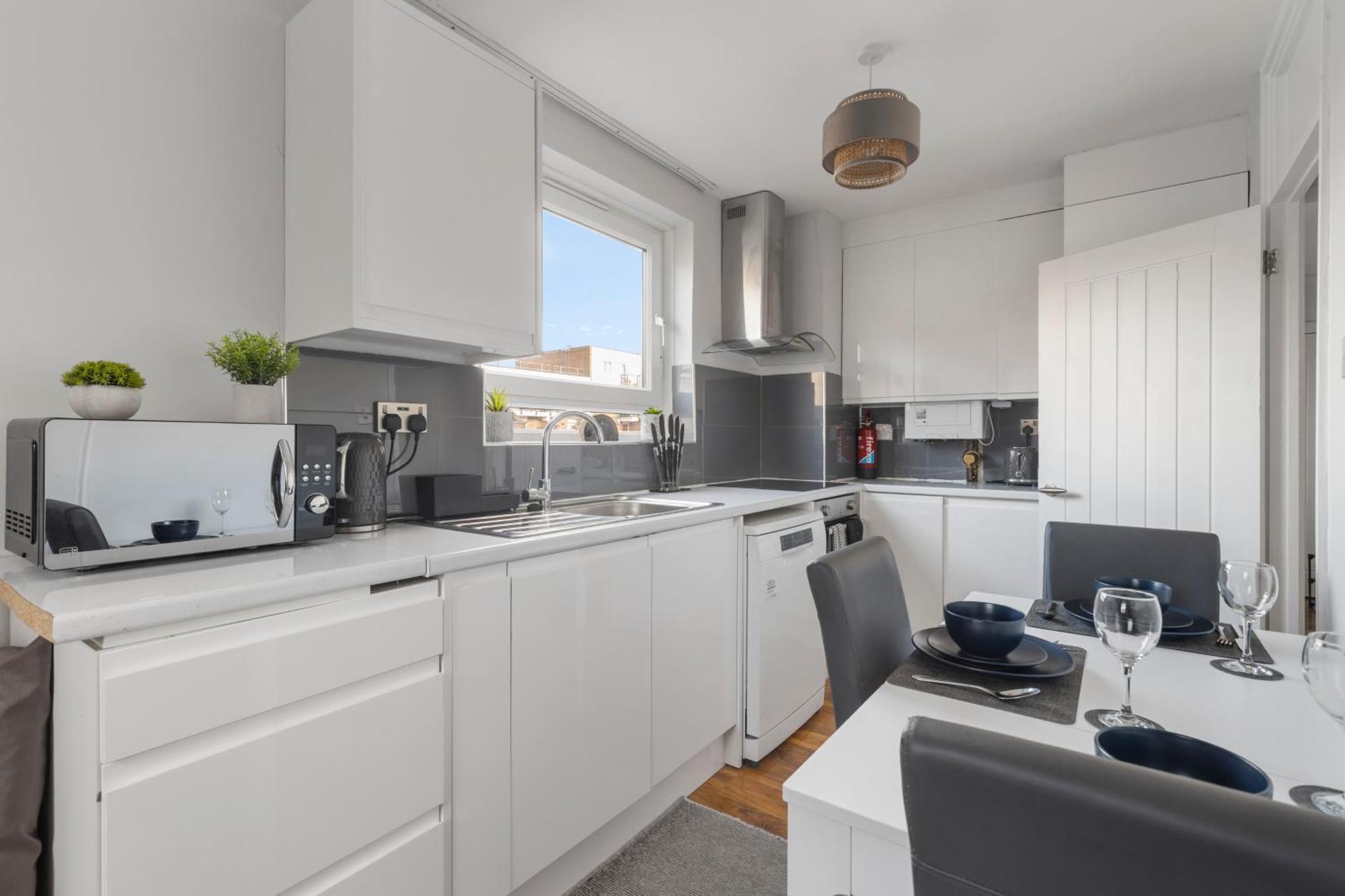 Monthly For 3-bedroom Only 5 Minutes To Hoxton Station Apartment London