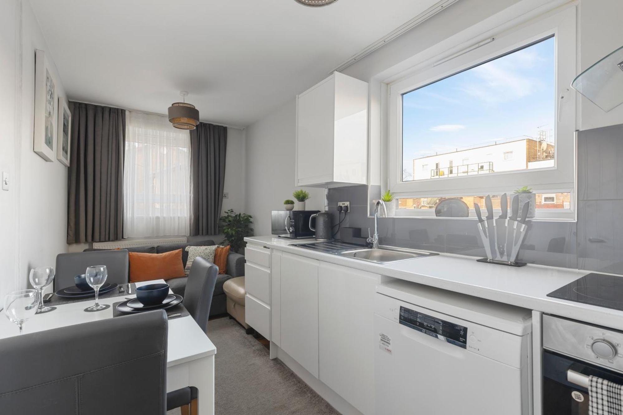 Monthly For 3-bedroom Only 5 Minutes To Hoxton Station * London