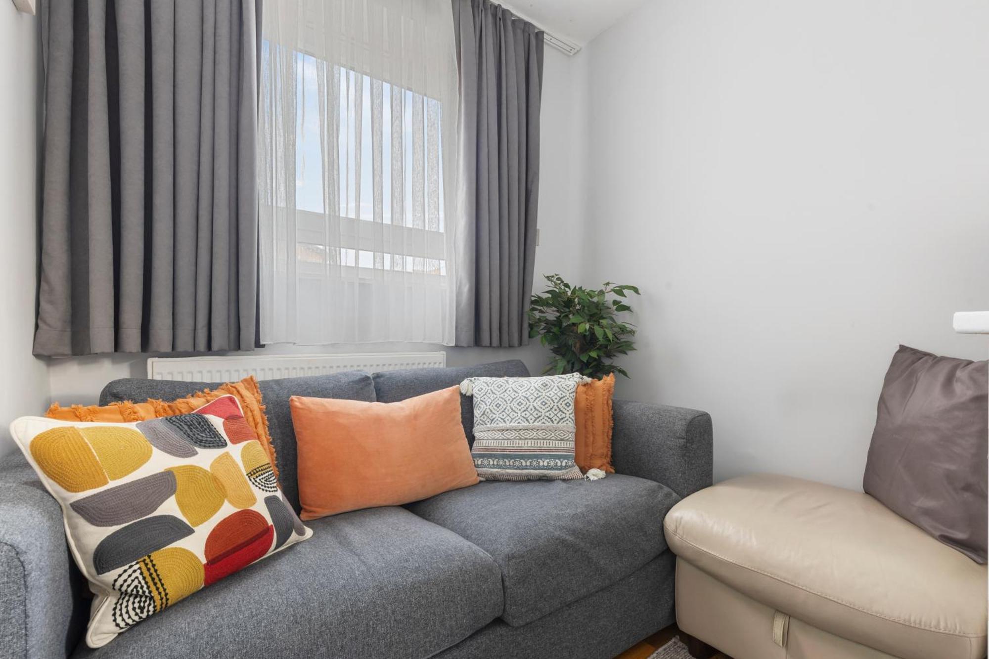 Monthly For 3-bedroom Only 5 Minutes To Hoxton Station * London