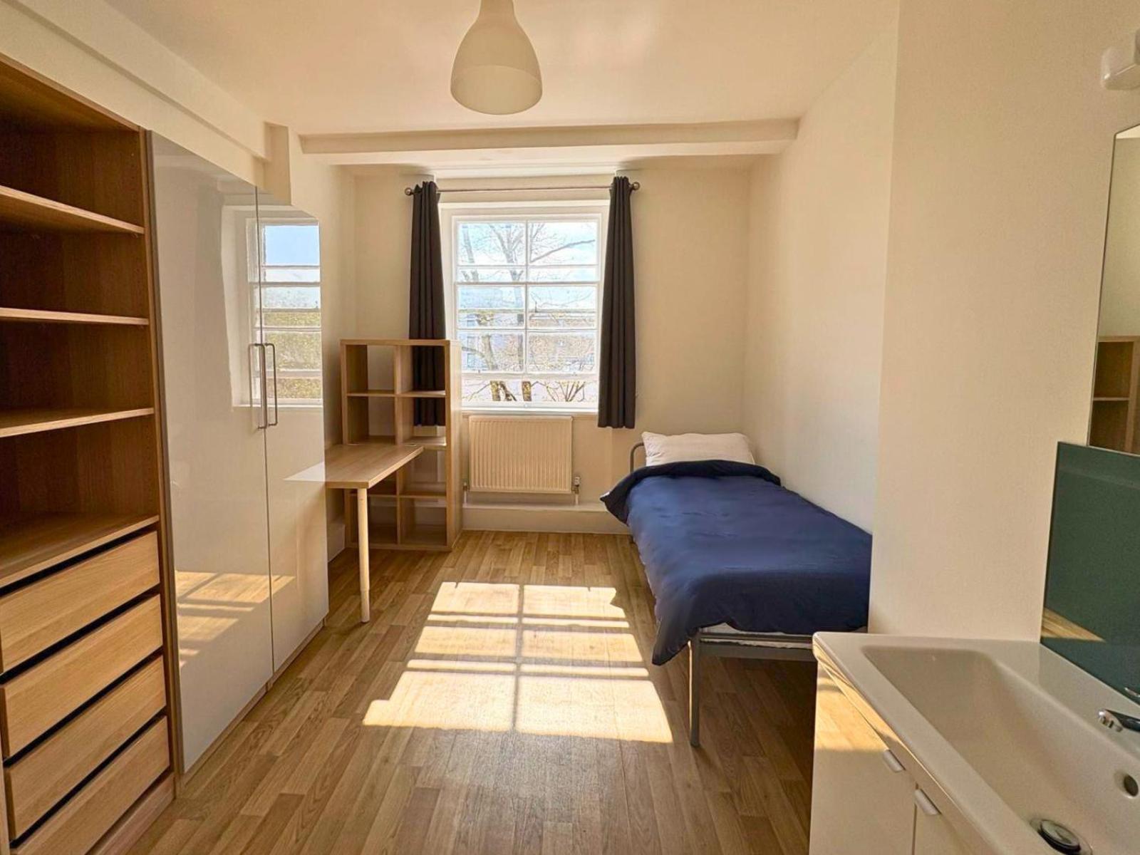 Bowden Court Hostel *