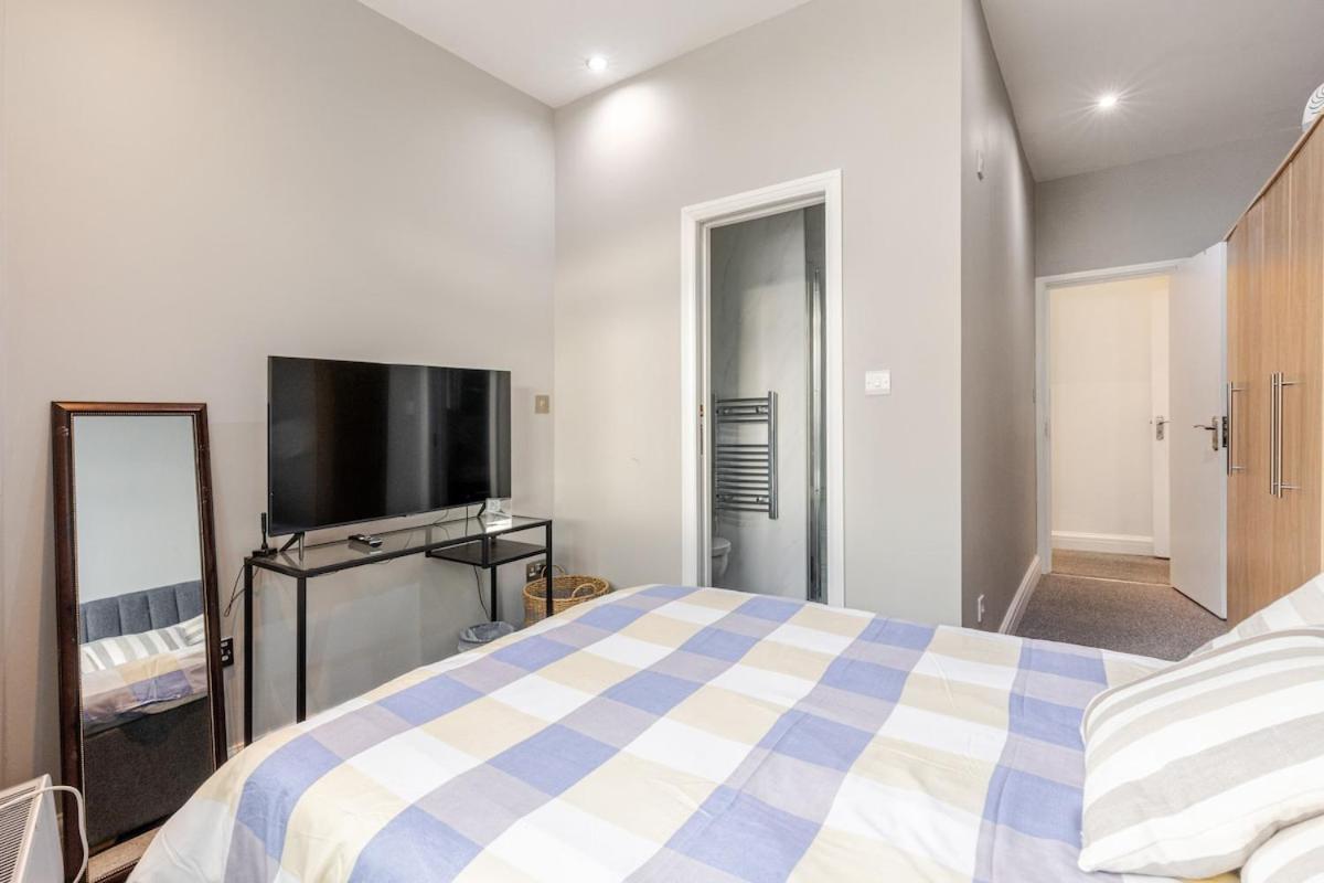 Zone 2 Spacious Two-bedroom With Parking