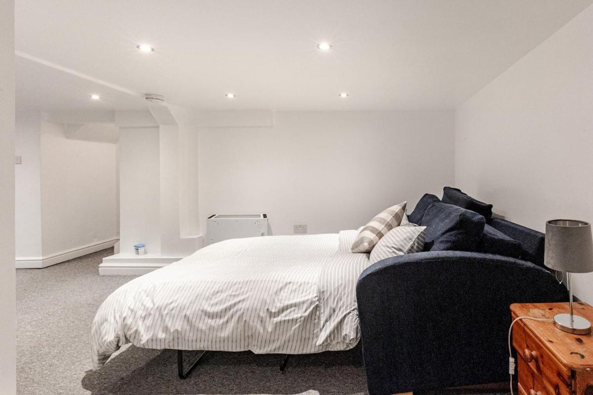Apartment Zone 2 Spacious Two-bedroom With Parking *