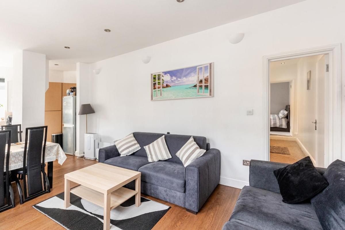 Zone 2 Spacious Two-bedroom With Parking