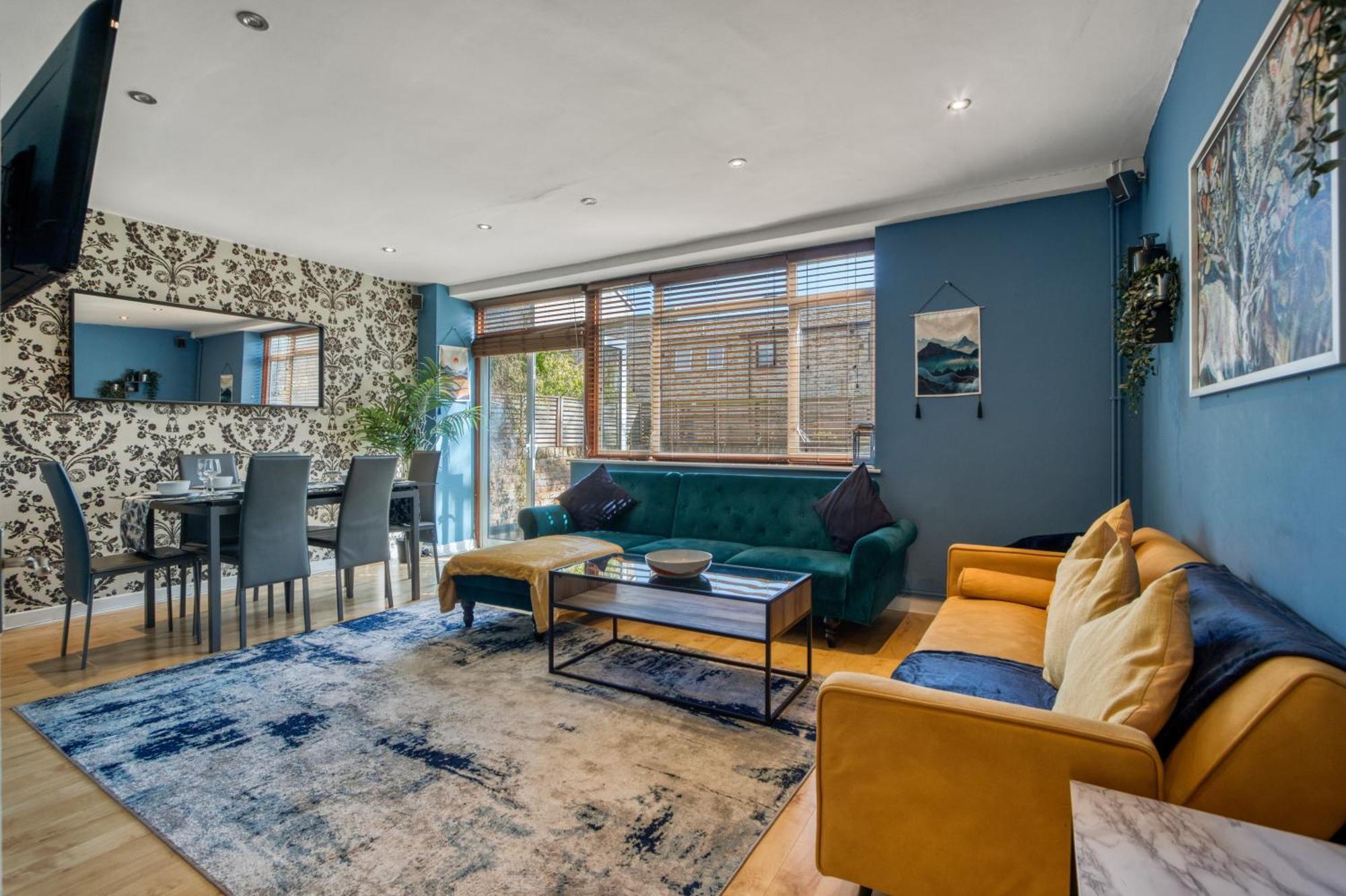 Lovely 3-bed Clapham Common Apartment