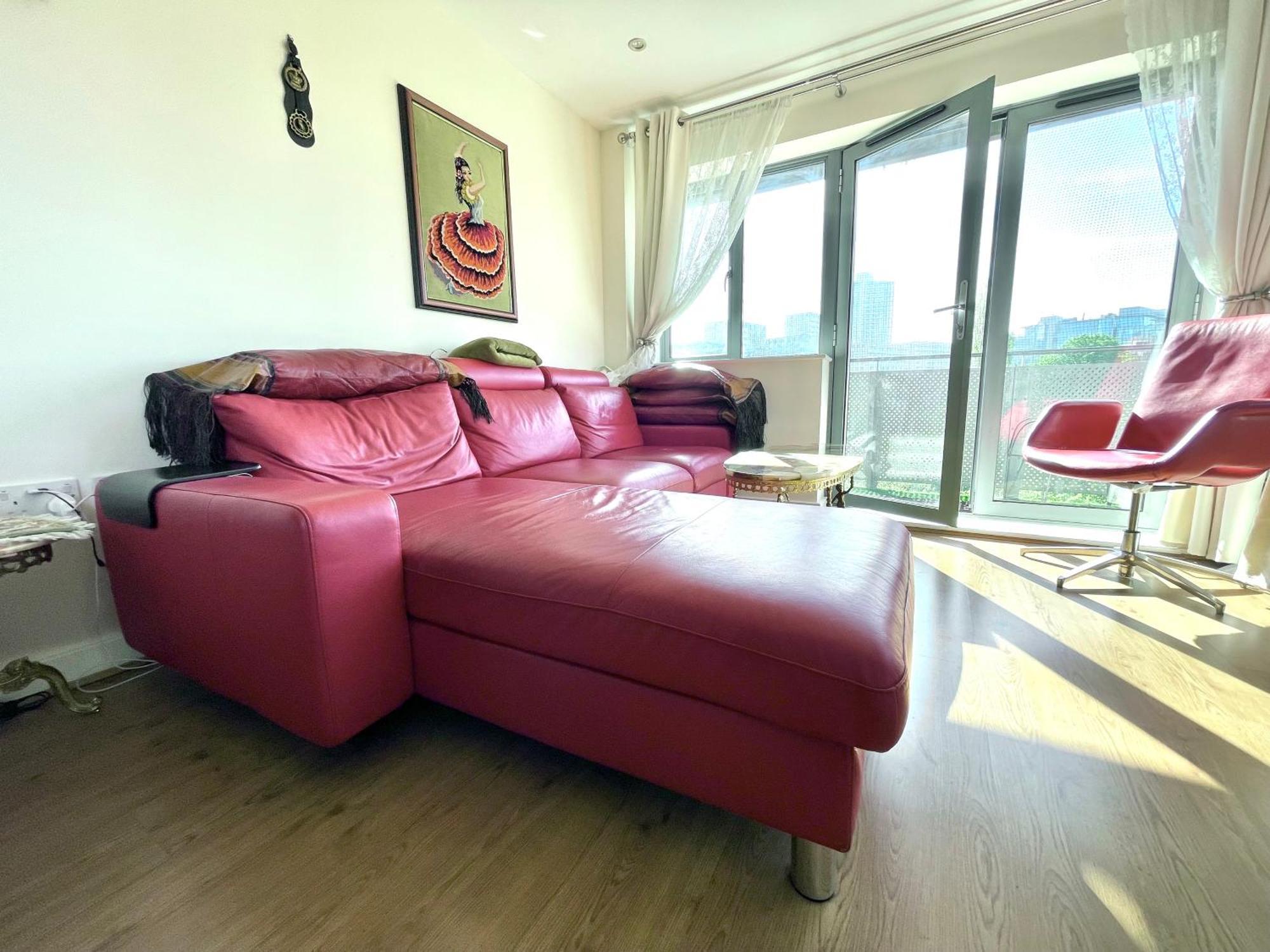 Apartment Waterfall Oasis: Luxury Wembley With Parking *