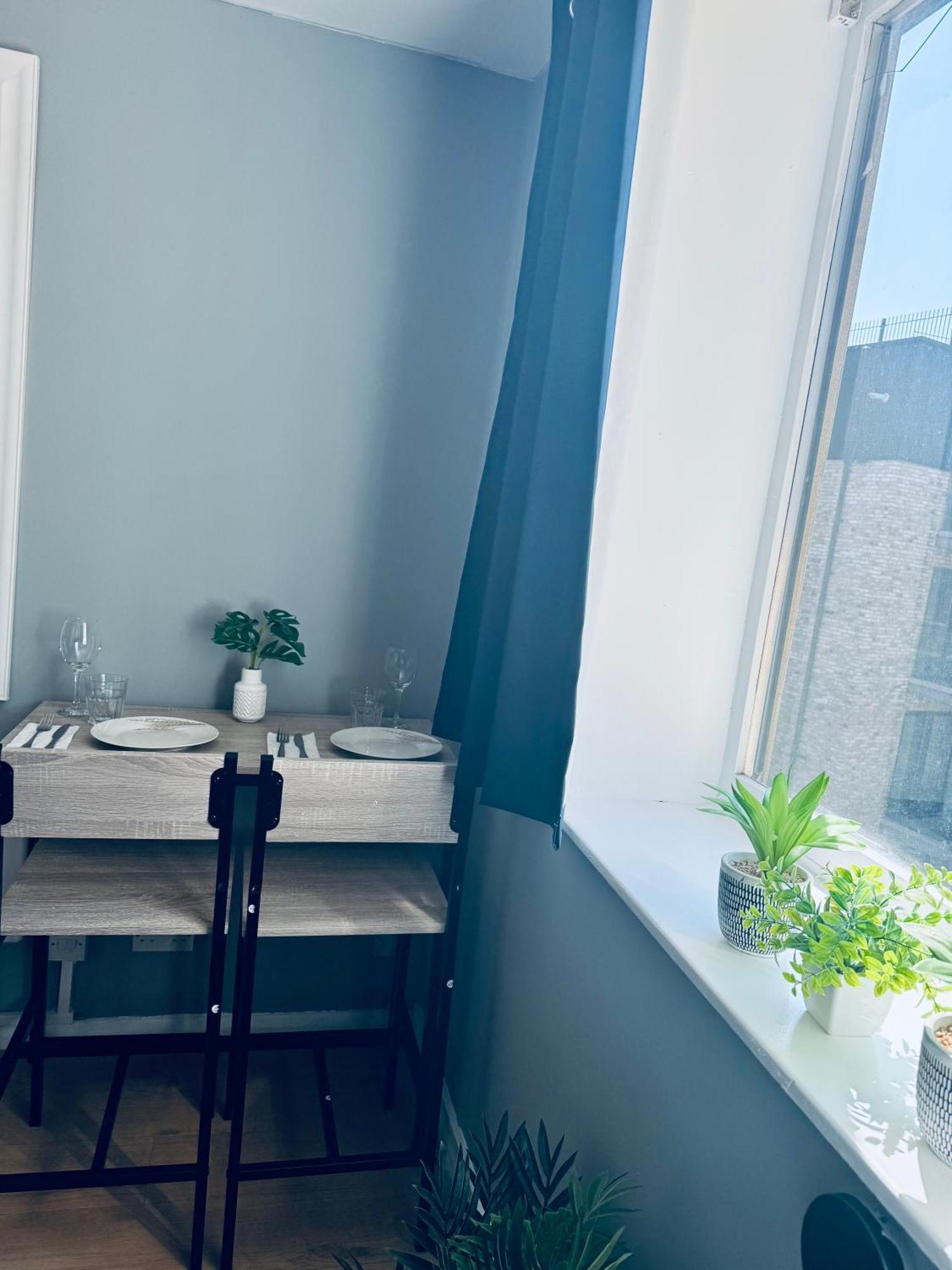 Unique Flat In 1111 * London