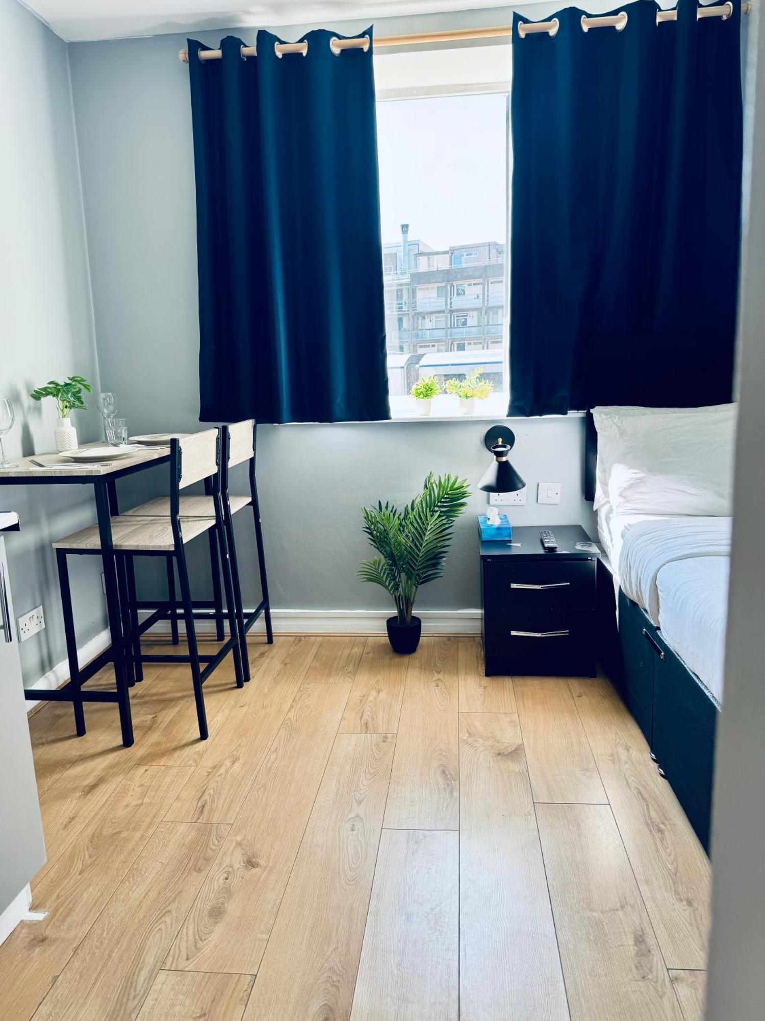 Unique Flat In 1111 Apartment