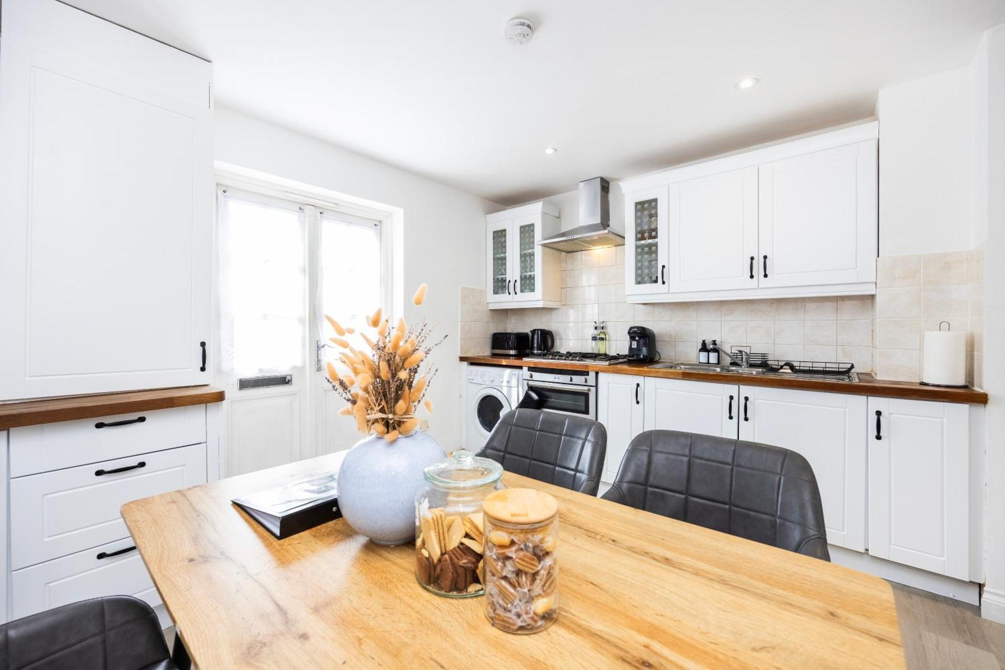 Ferienhaus Stylish 2 Bedroom With Garden Free Parking Smart Tvs Close To Thames Riverside And Canary Wharf *