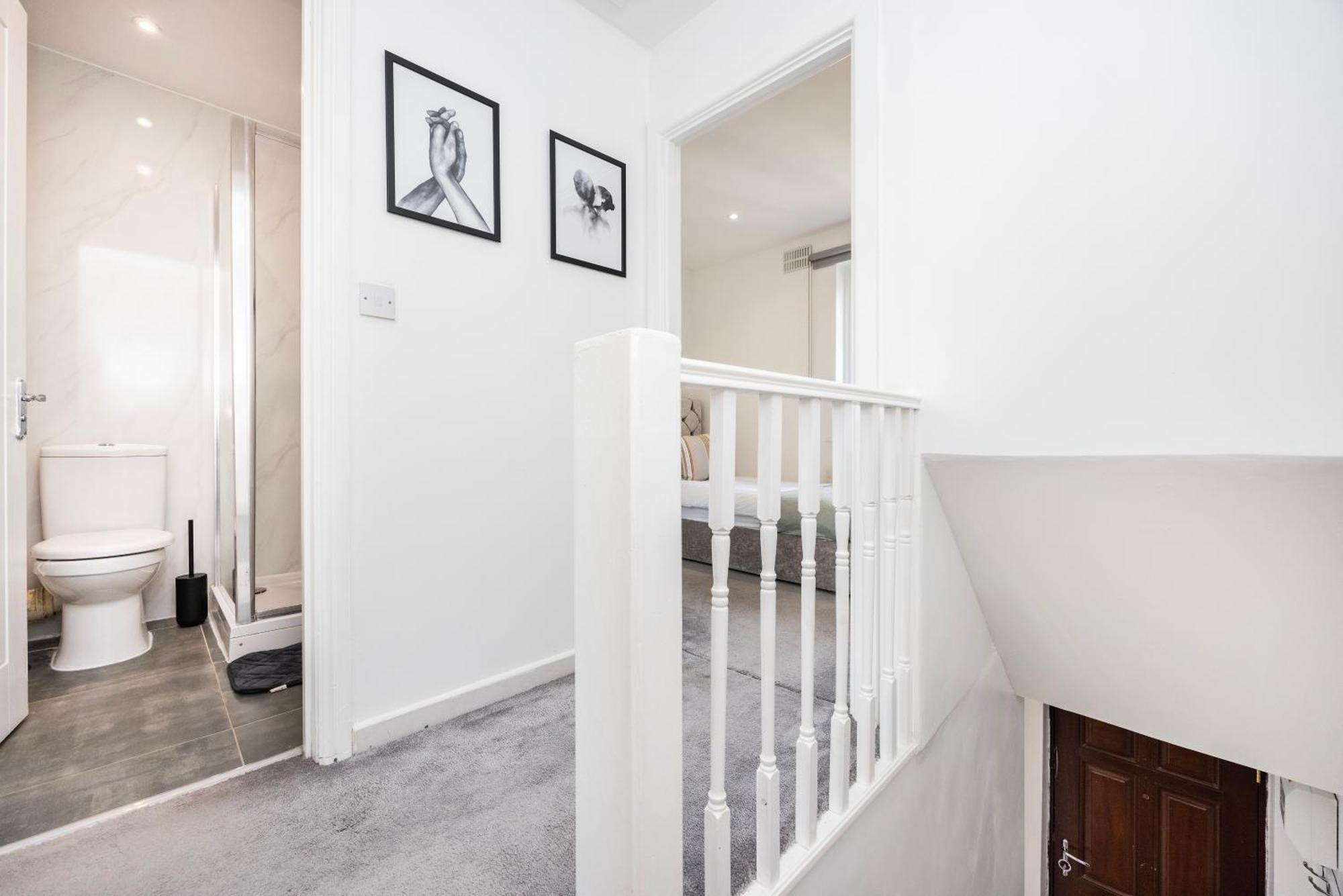 Ferienhaus Stylish 2 Bedroom With Garden Free Parking Smart Tvs Close To Thames Riverside And Canary Wharf