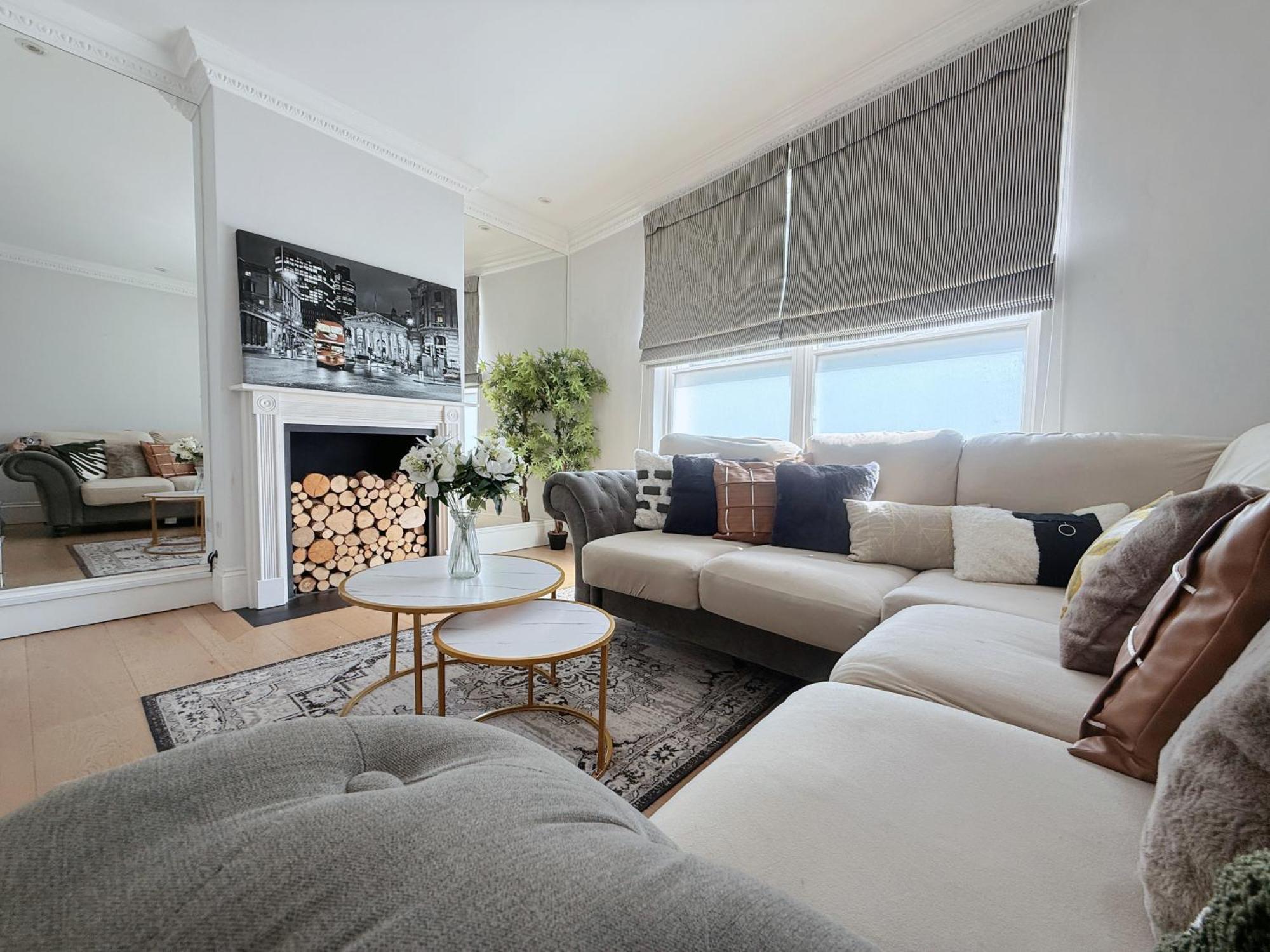 Spacious And Cosy 3brs 5f House In Heart Of Pousada Londres