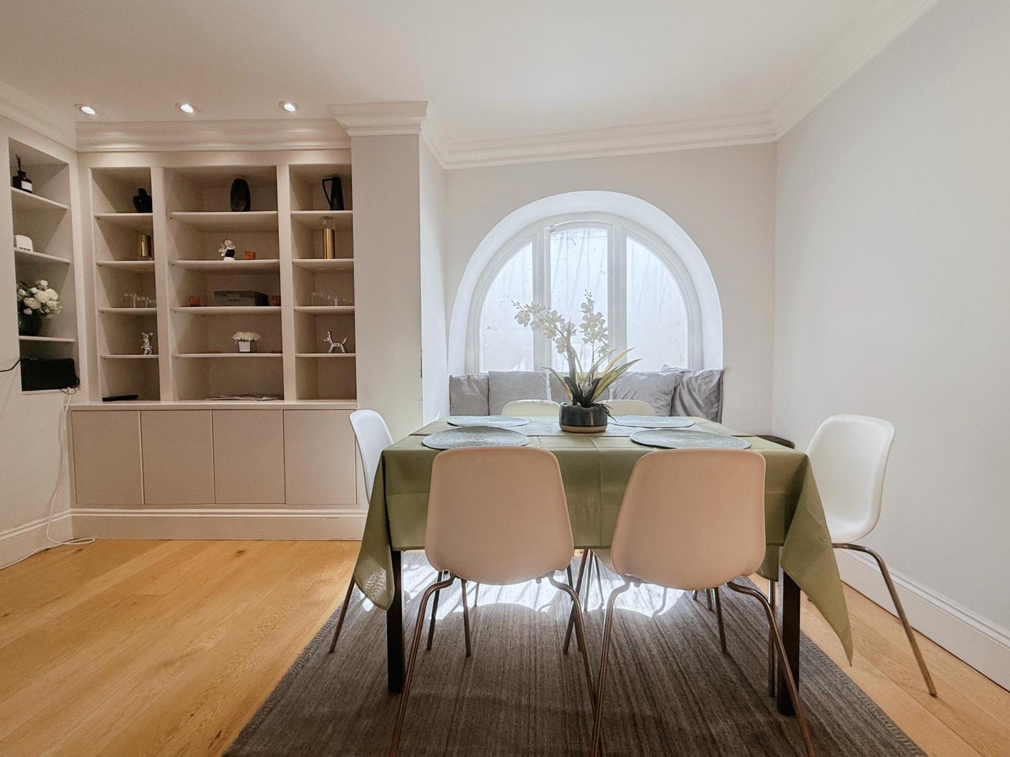 Spacious And Cosy 3brs 5f House In Heart Of Pousada