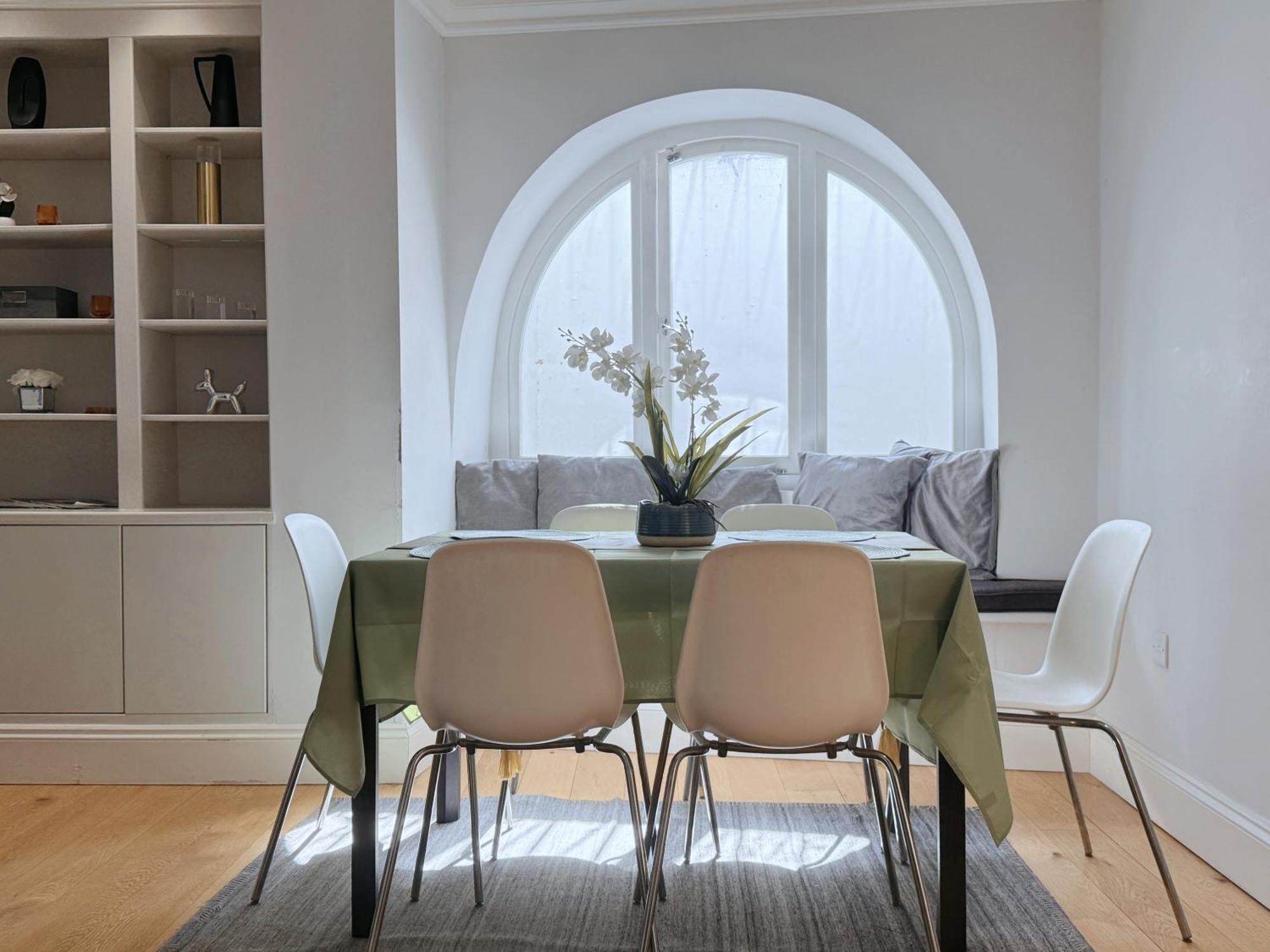 Pousada Spacious And Cosy 3brs 5f House In Heart Of