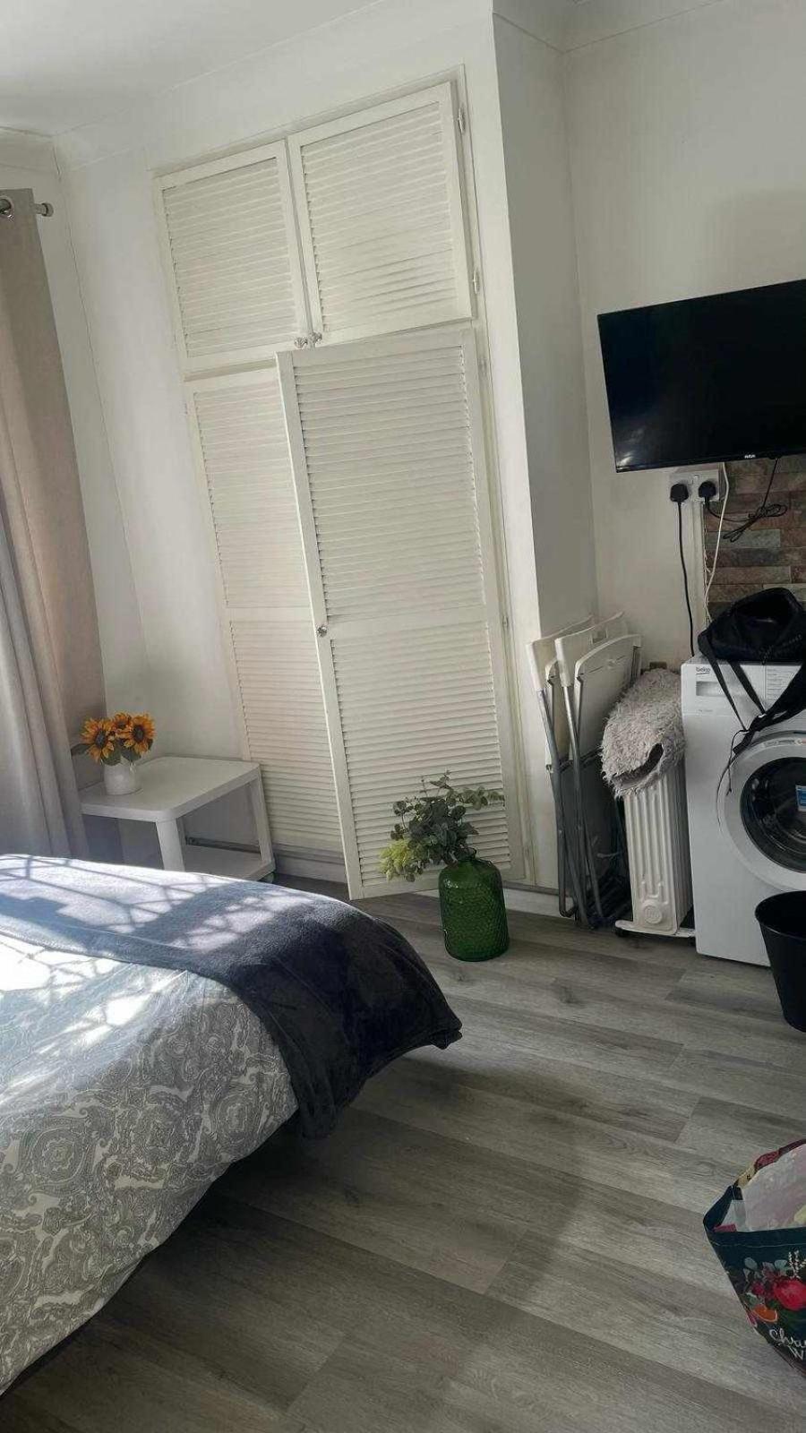In Bayswater Apartment *