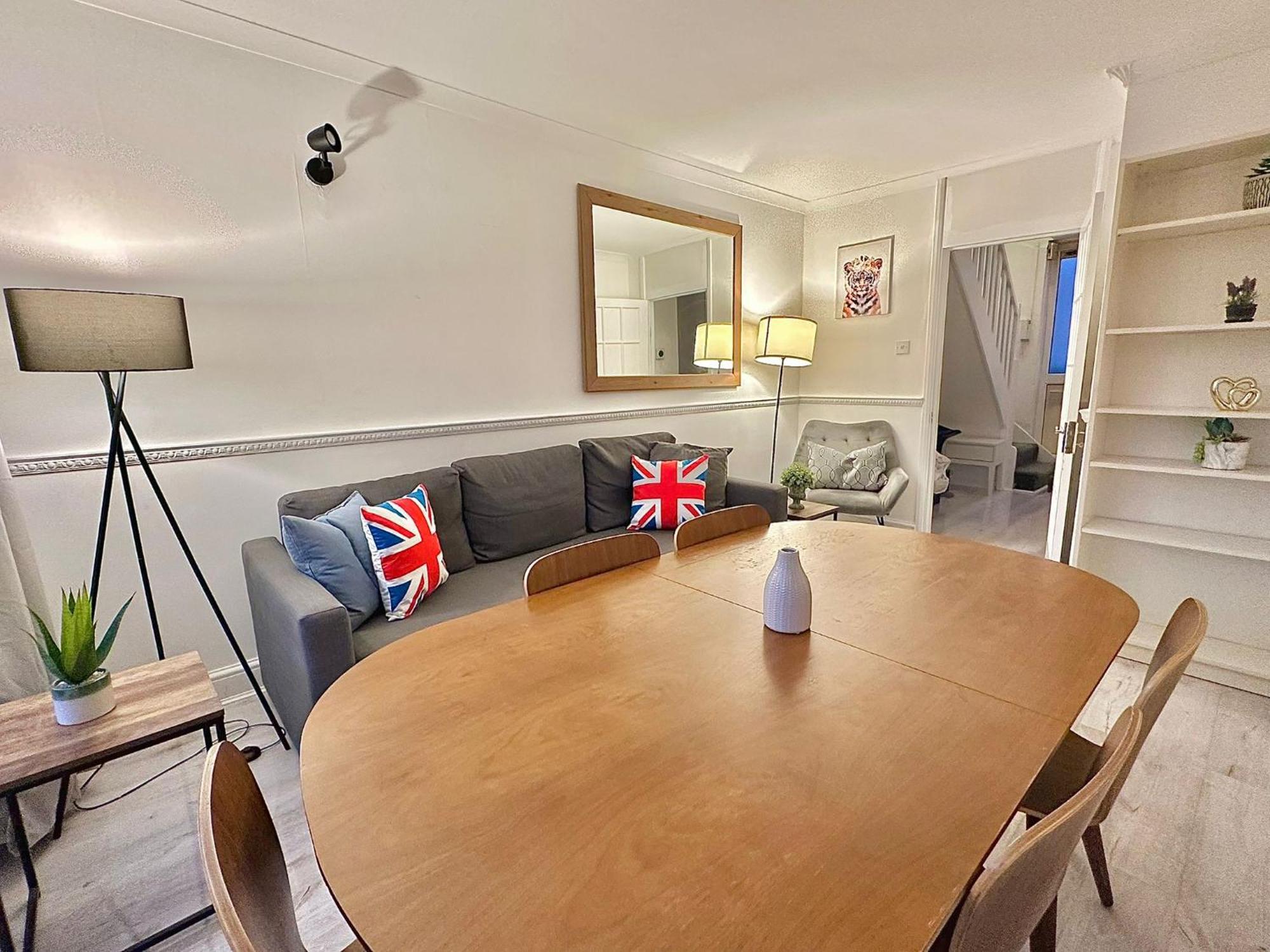 Abbey Road Apartment *