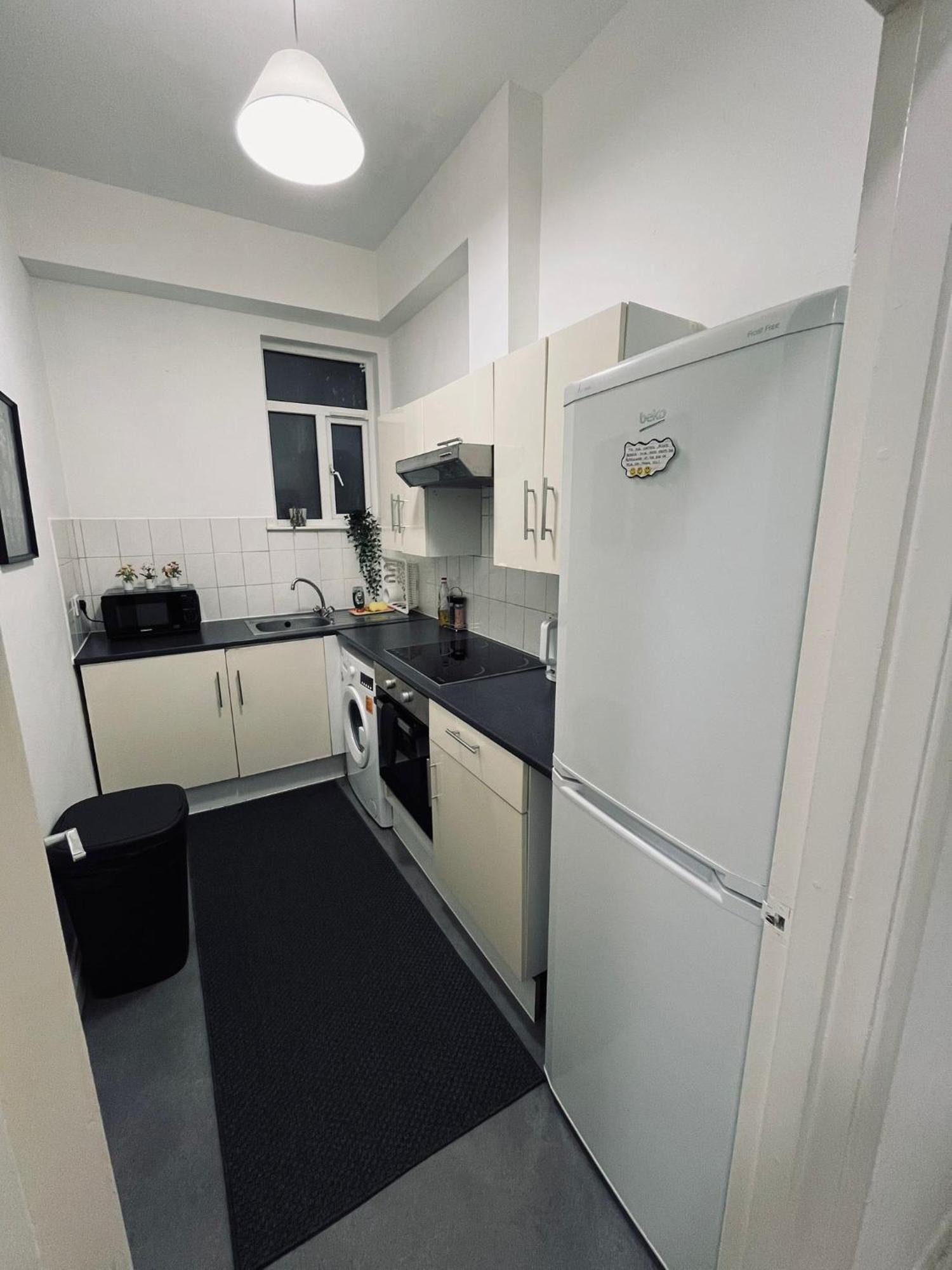 Feel At And Contractor Friendly Apartamento Londres