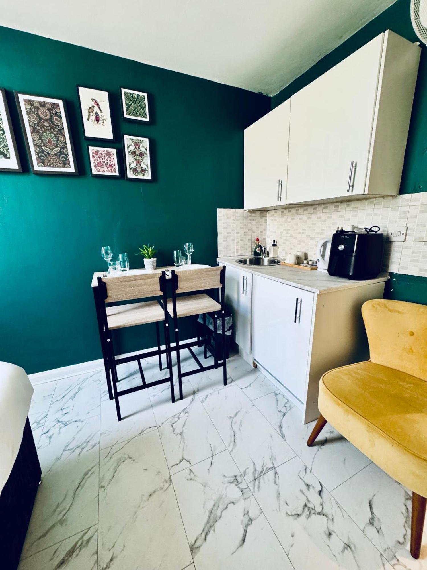 Private Flat In Centre Apartment