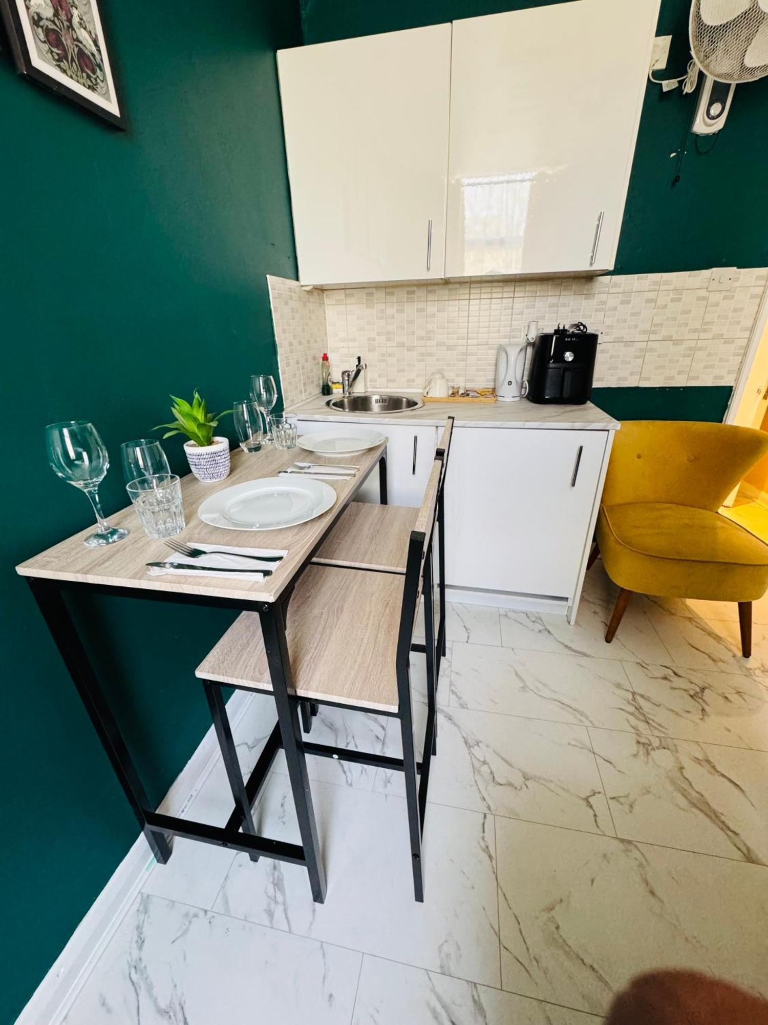 Private Flat In Centre Apartment