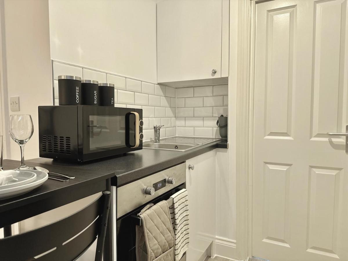 Apartment Homely 30min To