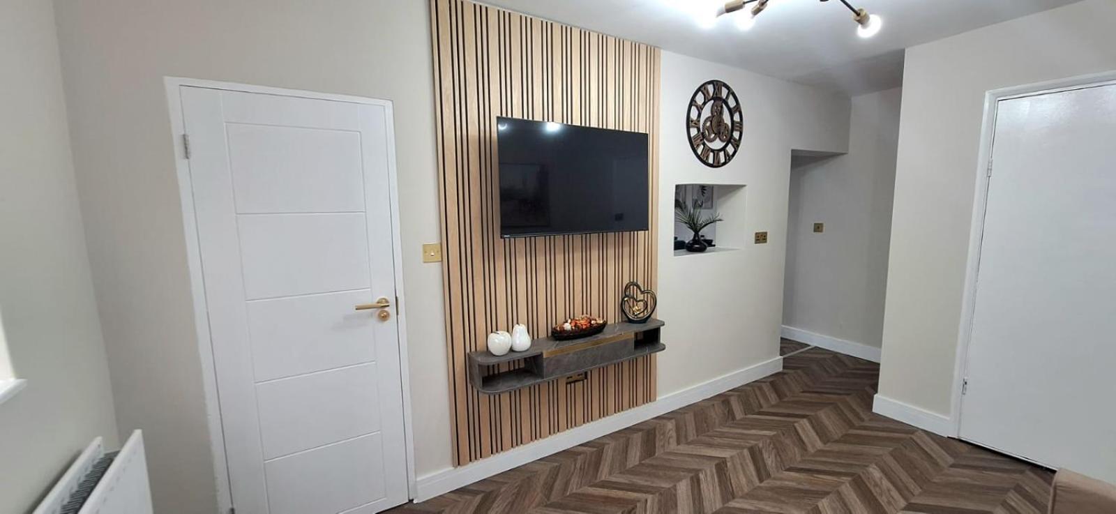 Stylish Gem Next Transport Easy Access Ctr Apartment