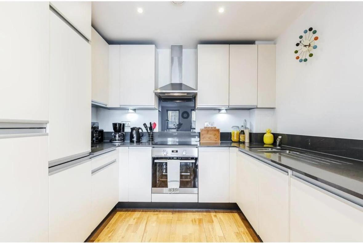 Of 2br Penthouse With Stunning Terrace Views Apartment London