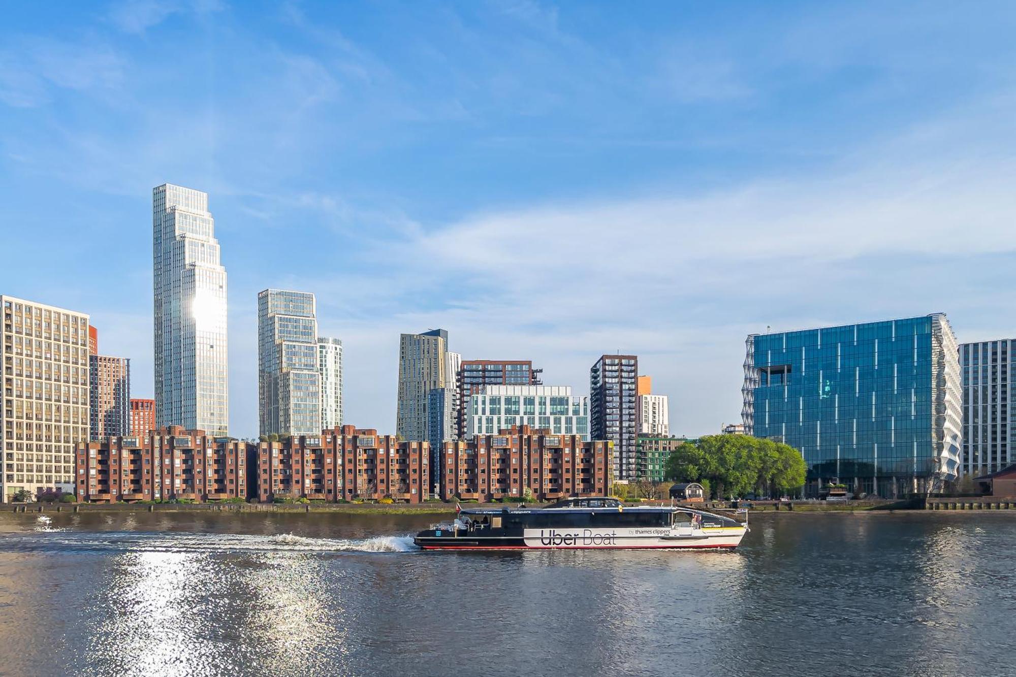 Riverside With Thames Views *