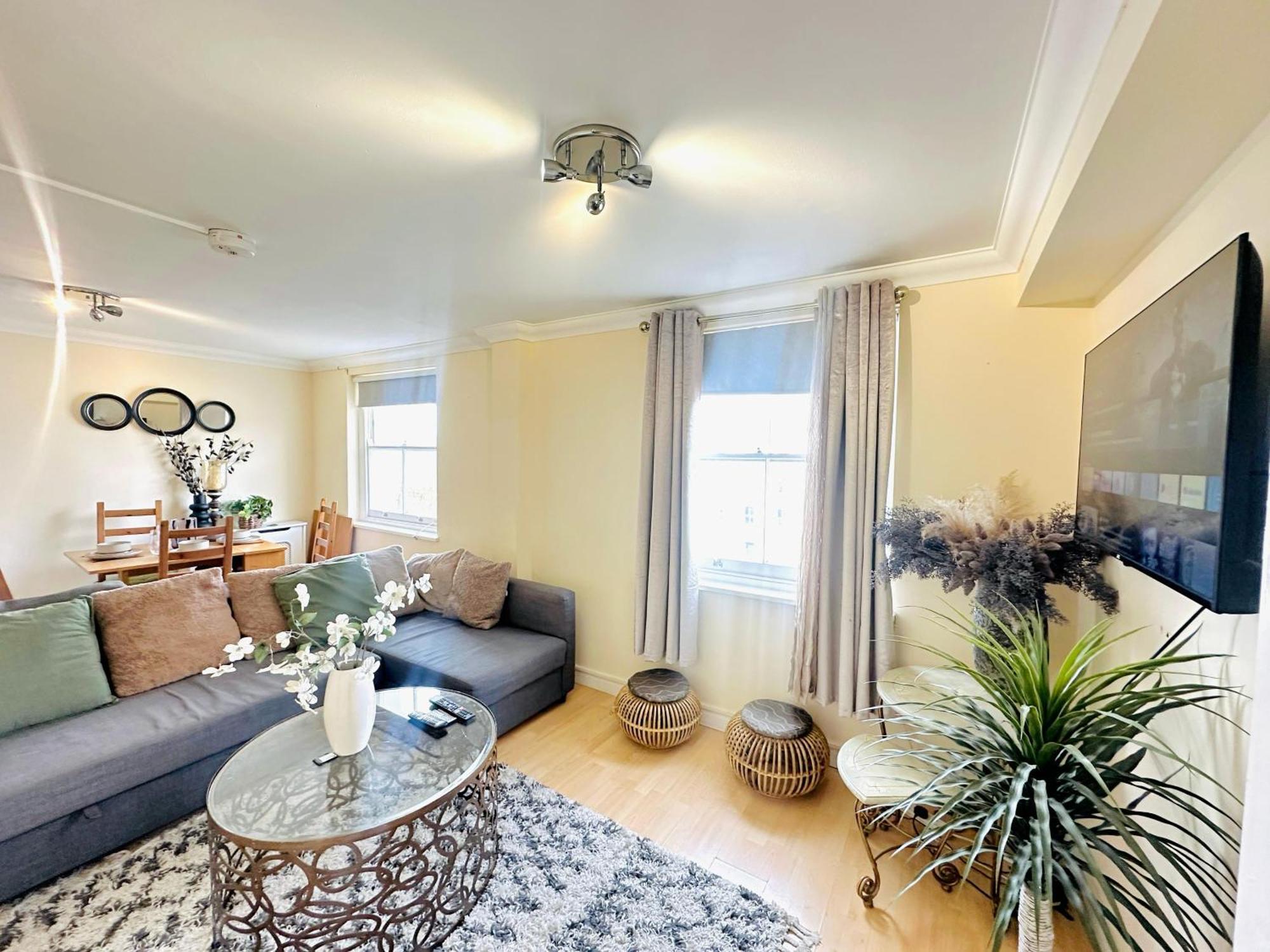 Notting Hill 2 Bedroom Cosy * London