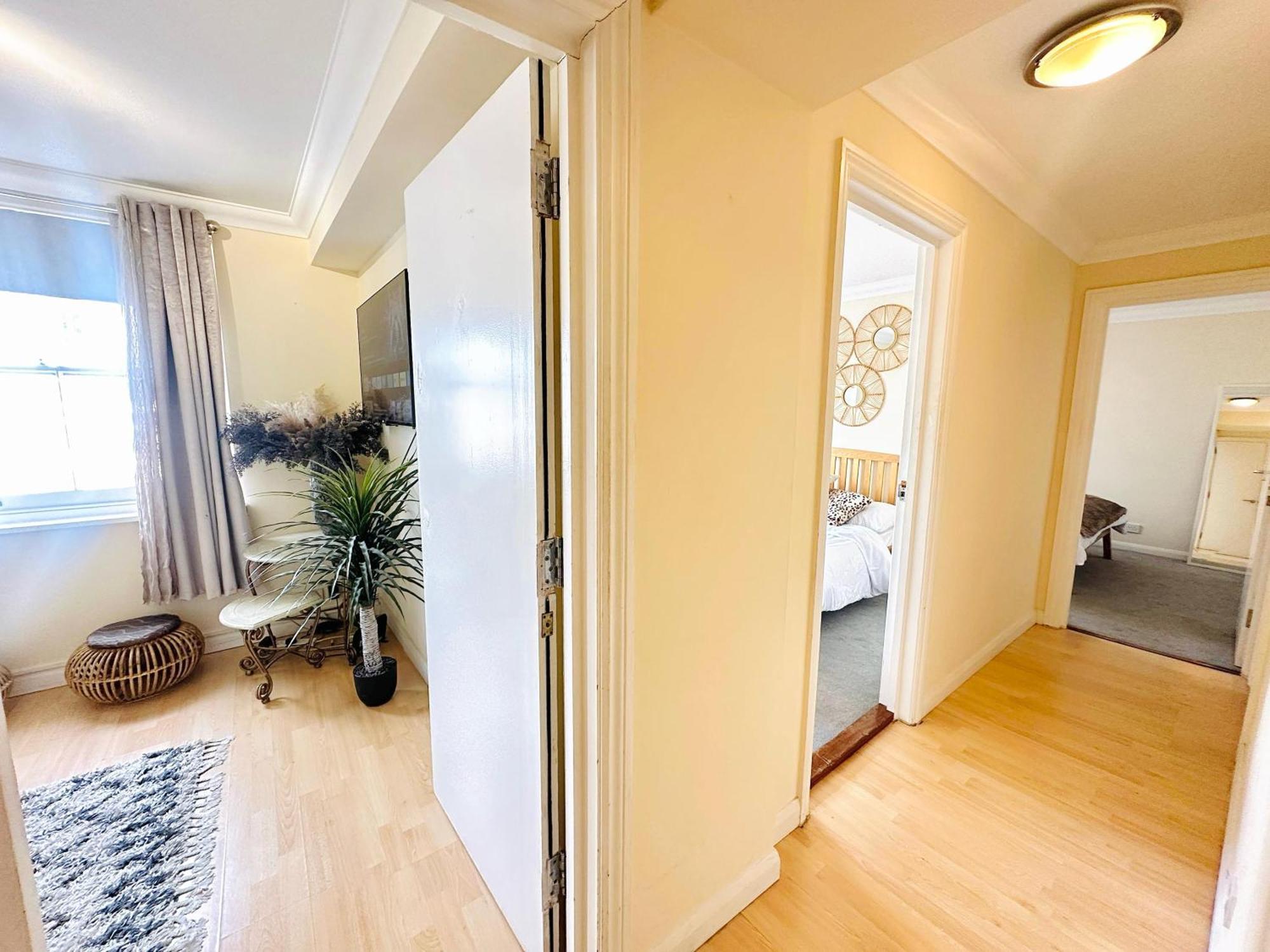 Notting Hill 2 Bedroom Cosy *