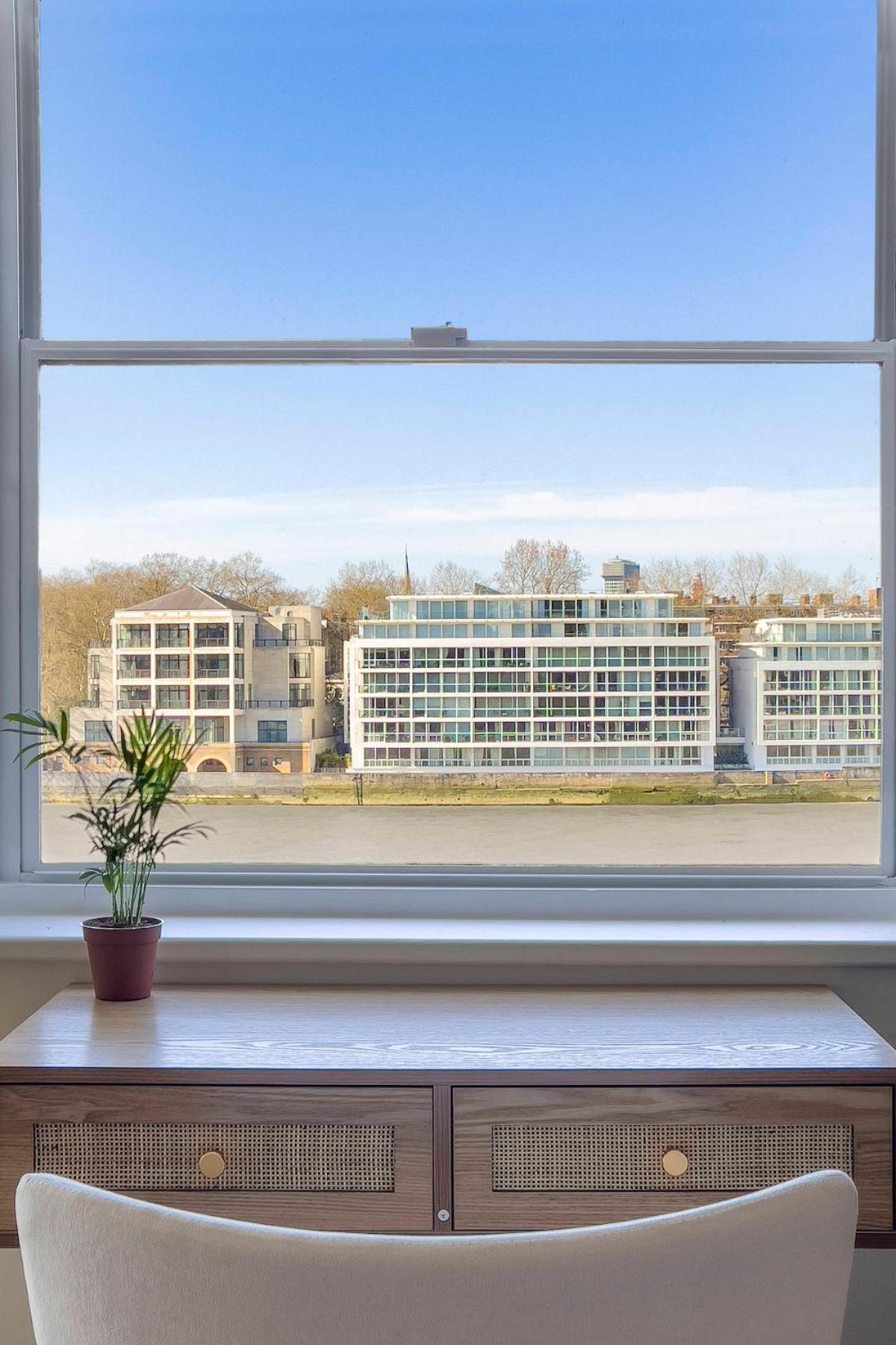 Riverside With Thames Views London