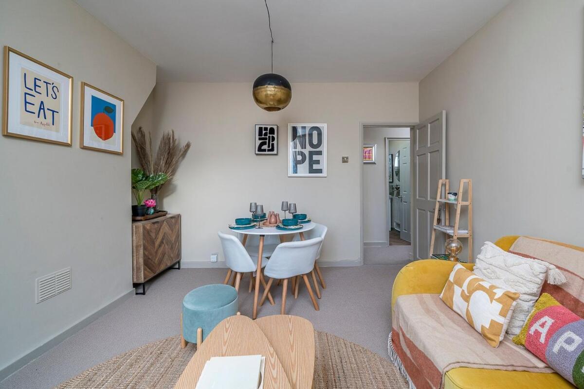 Stylish 1-bed Spitalfields - Sleeps 4 -zone 1 *