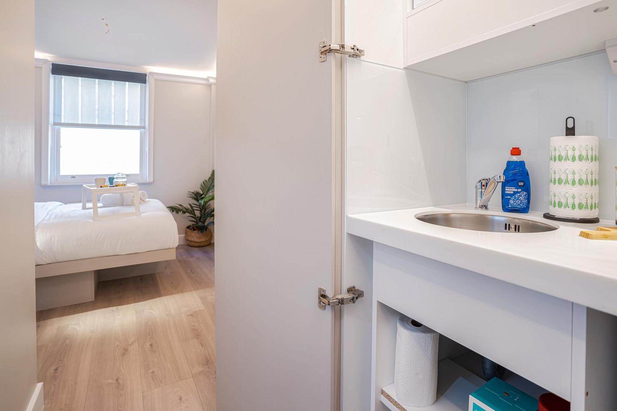 Apartment Modern Nw2 Self Check-in Pet Friendly London