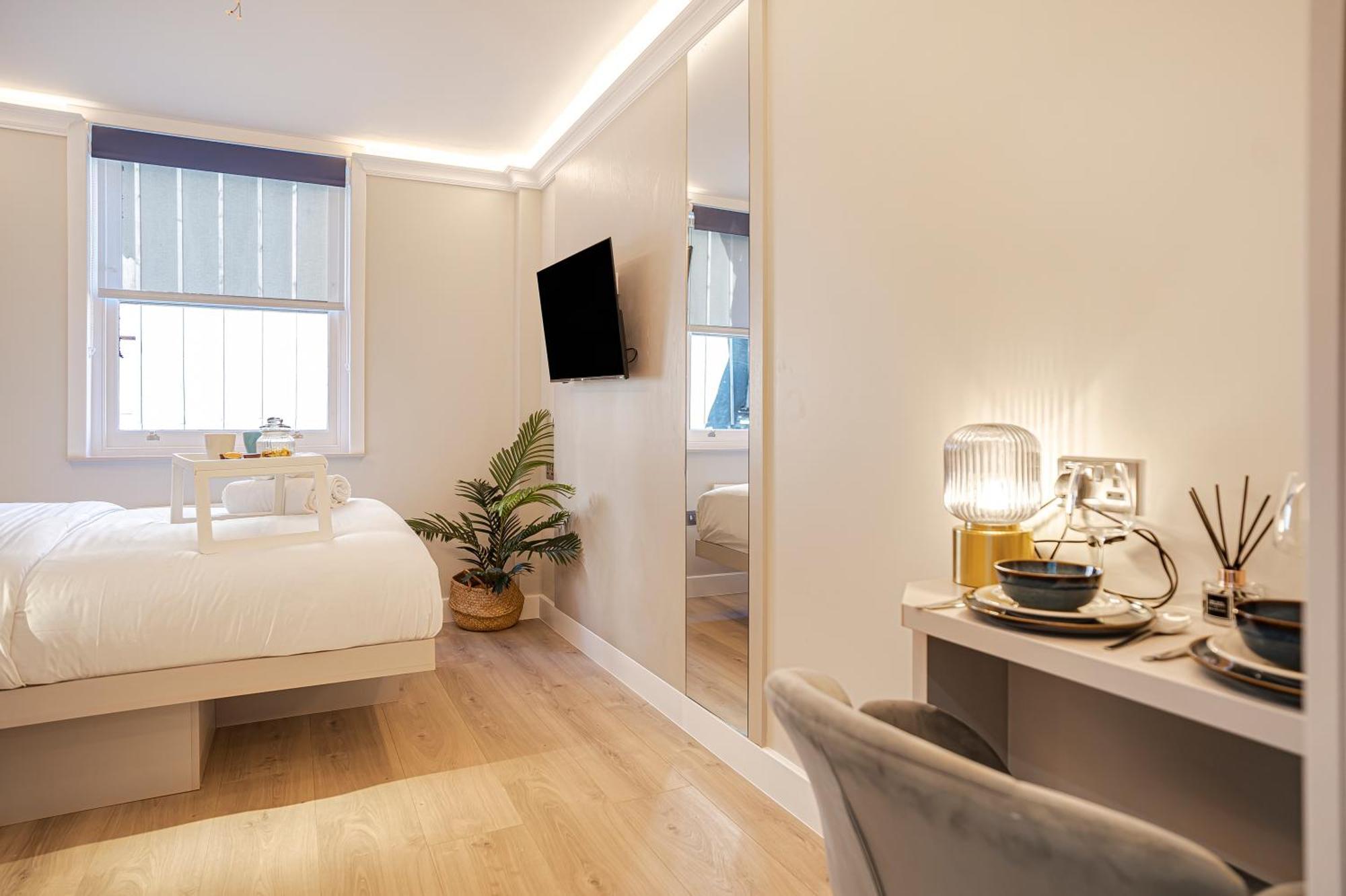 Apartment Modern Nw2 Self Check-in Pet Friendly