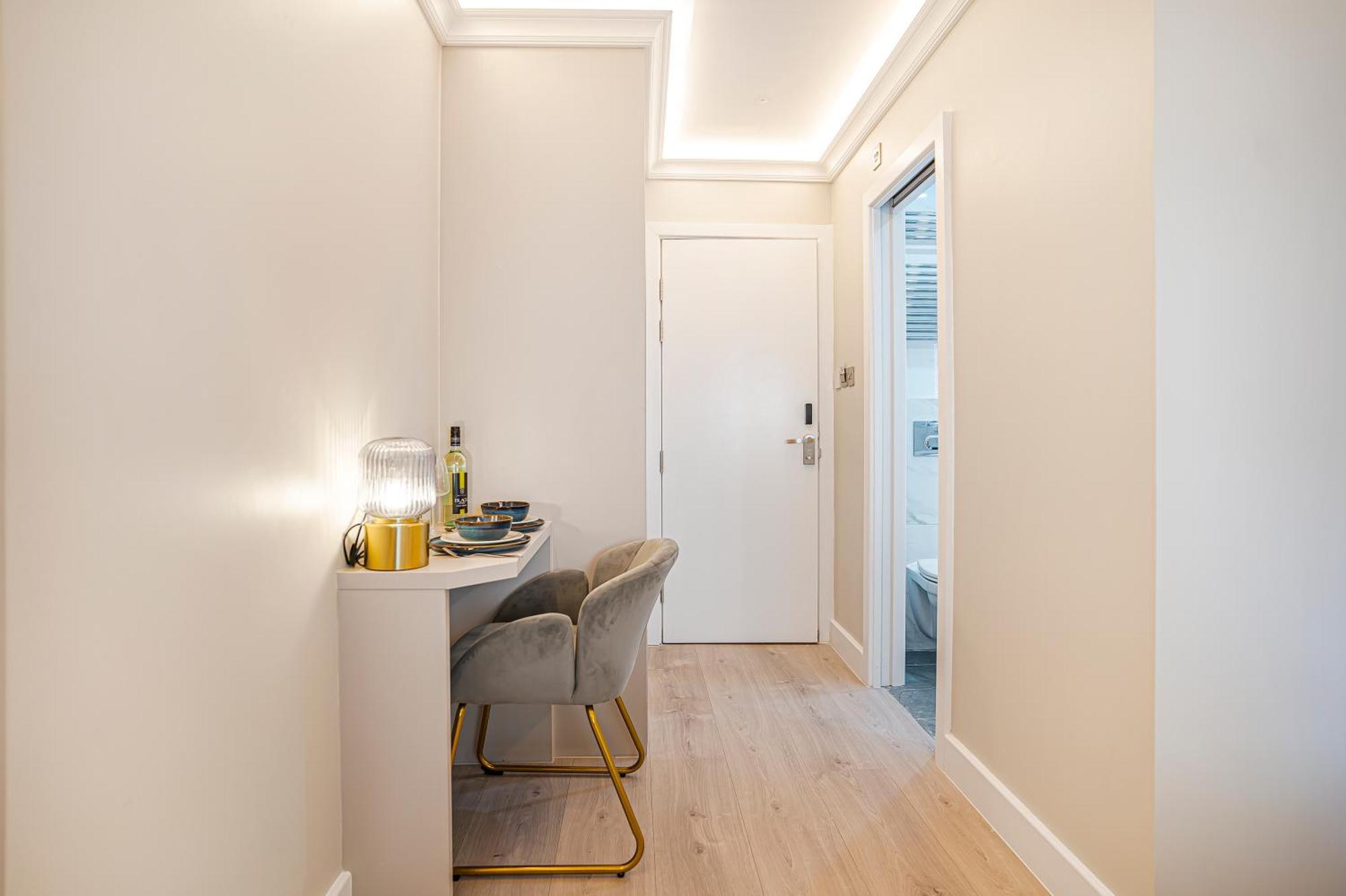 Apartment Modern Nw2 Self Check-in Pet Friendly *