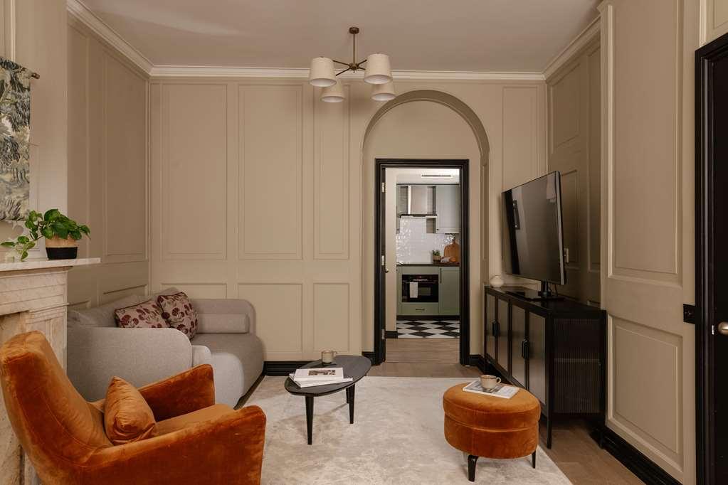 Native Kings Wardrobe Hotel London